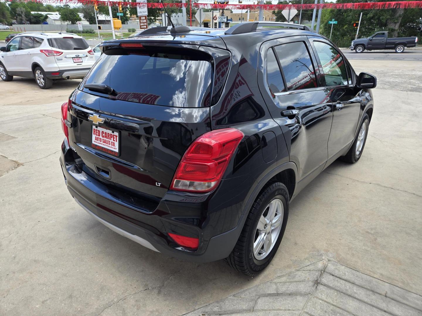 2019 Black /Gray Chevrolet Trax LT FWD (3GNCJLSB2KL) with an 1.4L L4 DOHC 16V engine, 6A transmission, located at 503 West Court, Seguin, TX, 78155, (830) 379-3373, 29.568621, -97.969803 - 2019 Chevrolet Trax LT FWD with a 1.4L L4 DOHC 16V, Automatic, Tilt, Cruise, AM/FM/AUX Touchscreen Stereo, Power Windows, Locks, Seat and Side Mirrors, Bluetooth, Automatic Headlights, Onstar Capability, Alloy Wheels, Backup Camera, Rear Wiper, Rear Defroster and more!! - Photo#2