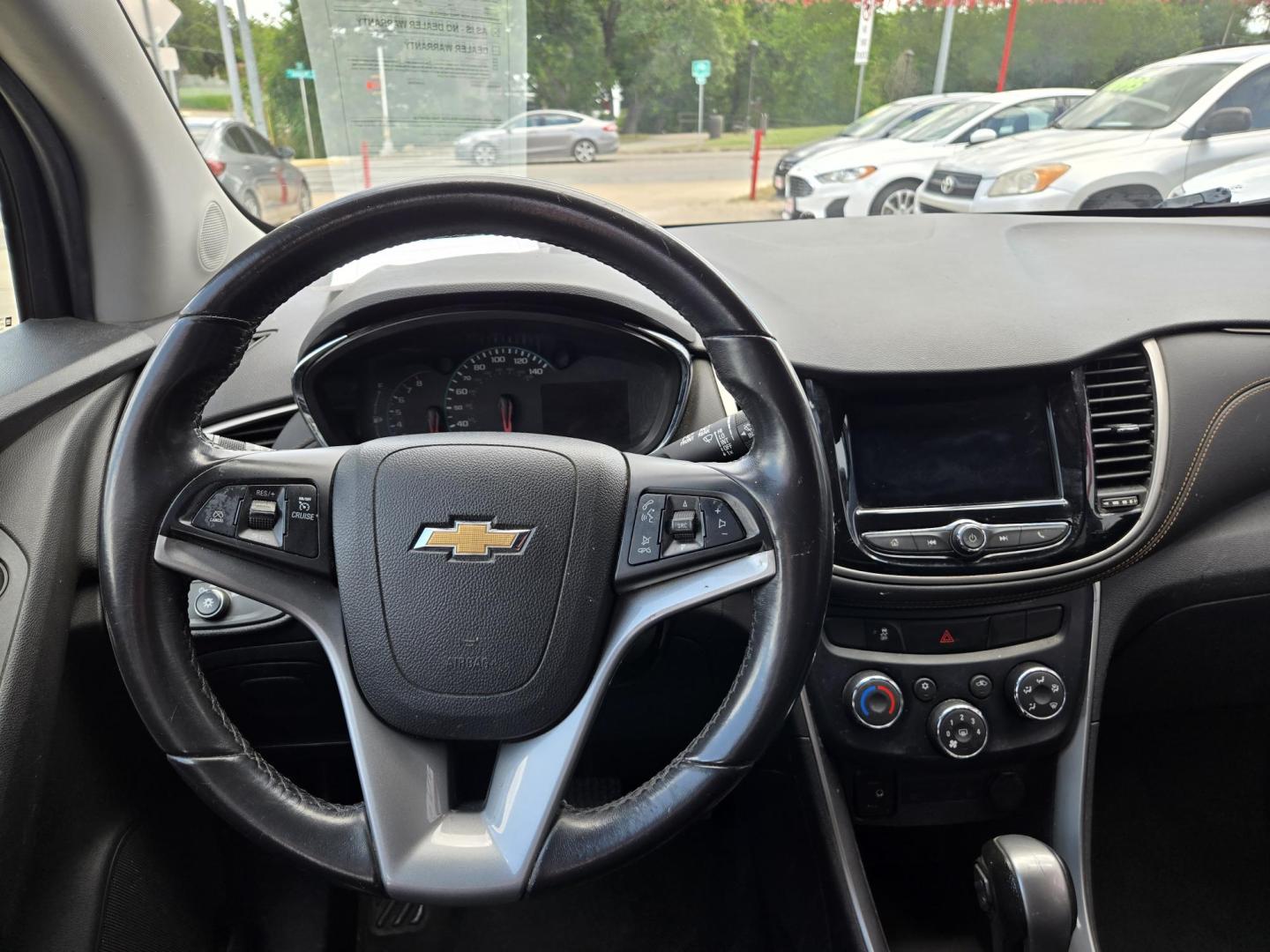 2019 Black /Gray Chevrolet Trax LT FWD (3GNCJLSB2KL) with an 1.4L L4 DOHC 16V engine, 6A transmission, located at 503 West Court, Seguin, TX, 78155, (830) 379-3373, 29.568621, -97.969803 - 2019 Chevrolet Trax LT FWD with a 1.4L L4 DOHC 16V, Automatic, Tilt, Cruise, AM/FM/AUX Touchscreen Stereo, Power Windows, Locks, Seat and Side Mirrors, Bluetooth, Automatic Headlights, Onstar Capability, Alloy Wheels, Backup Camera, Rear Wiper, Rear Defroster and more!! - Photo#5