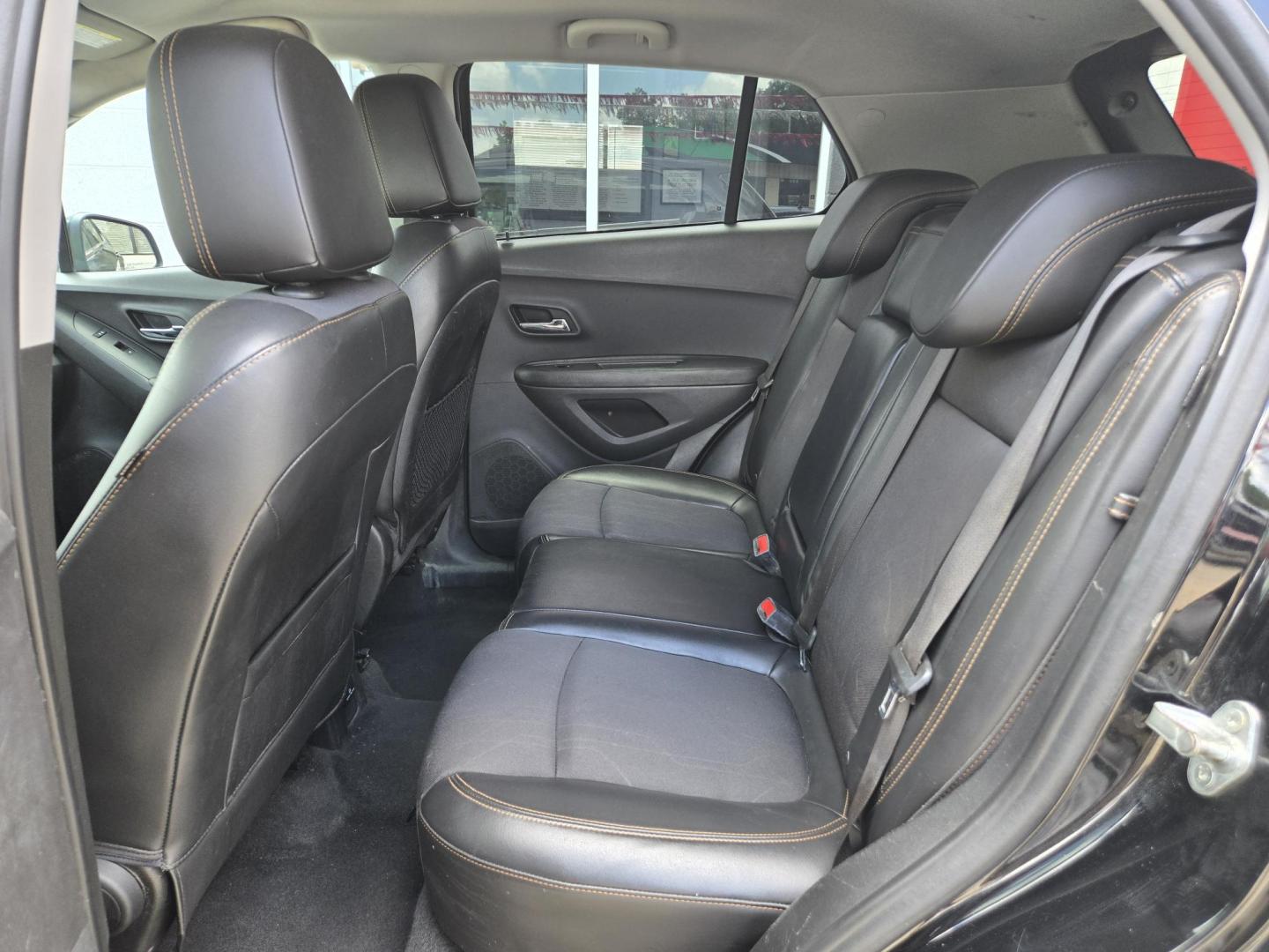 2019 Black /Gray Chevrolet Trax LT FWD (3GNCJLSB2KL) with an 1.4L L4 DOHC 16V engine, 6A transmission, located at 503 West Court, Seguin, TX, 78155, (830) 379-3373, 29.568621, -97.969803 - 2019 Chevrolet Trax LT FWD with a 1.4L L4 DOHC 16V, Automatic, Tilt, Cruise, AM/FM/AUX Touchscreen Stereo, Power Windows, Locks, Seat and Side Mirrors, Bluetooth, Automatic Headlights, Onstar Capability, Alloy Wheels, Backup Camera, Rear Wiper, Rear Defroster and more!! - Photo#6