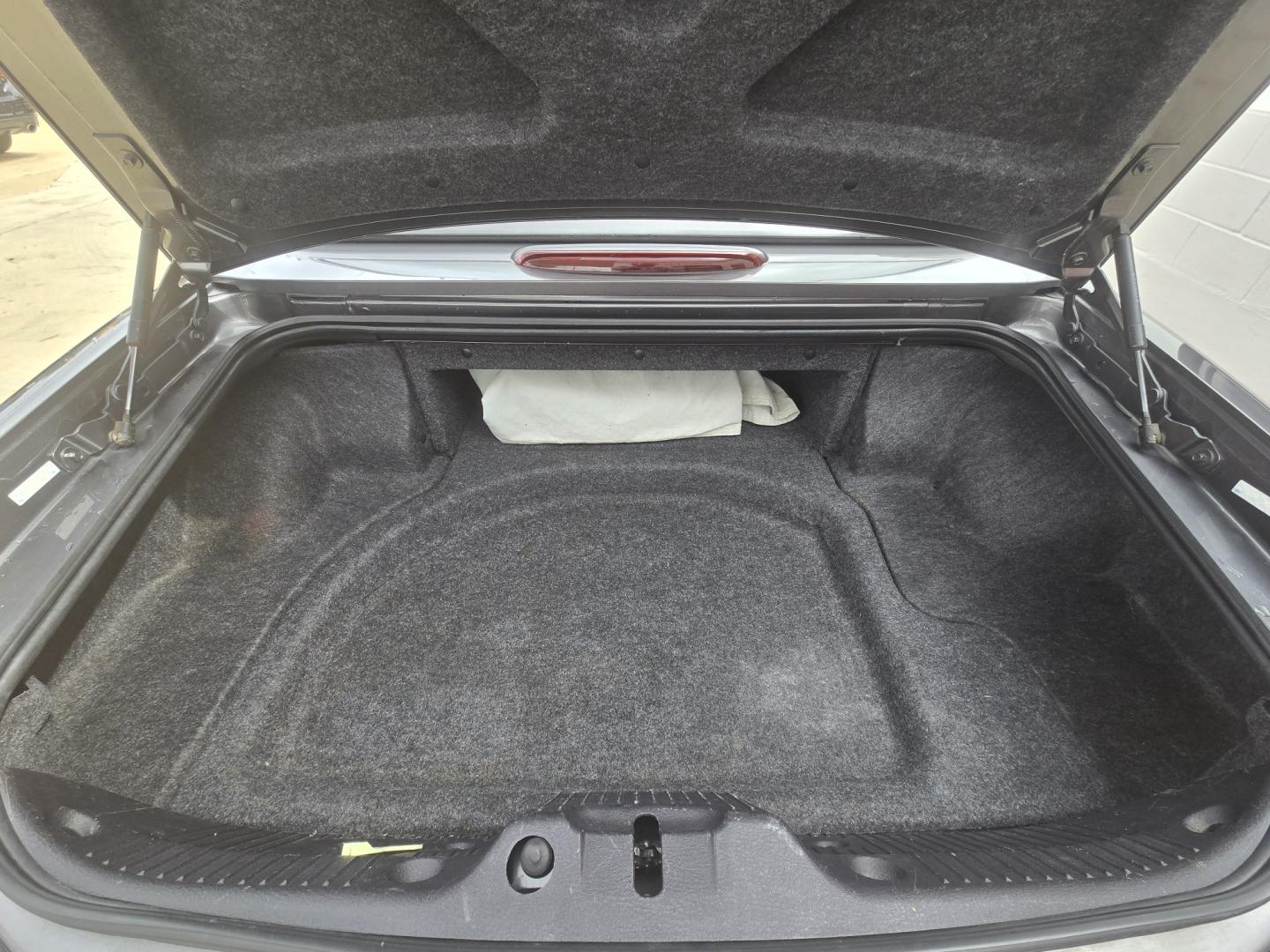 2003 Gray /Black Ford Thunderbird Deluxe (1FAHP60A13Y) with an 3.9L V8 DOHC 32V engine, 5-Speed Automatic Overdrive transmission, located at 503 West Court, Seguin, TX, 78155, (830) 379-3373, 29.568621, -97.969803 - 2003 Ford Thunderbird Deluxe with a 3.9L V8 DOHC 32V, Automatic, Tilt, Cruise, AM/FM/CD Stereo, Power Windows and Locks, Dual Climate Control, Power Convertible Top, Automatic Headlights, Removeable Hard Top and Hard Top Storage Cart, Alloy Wheels and more!!- Photo#6