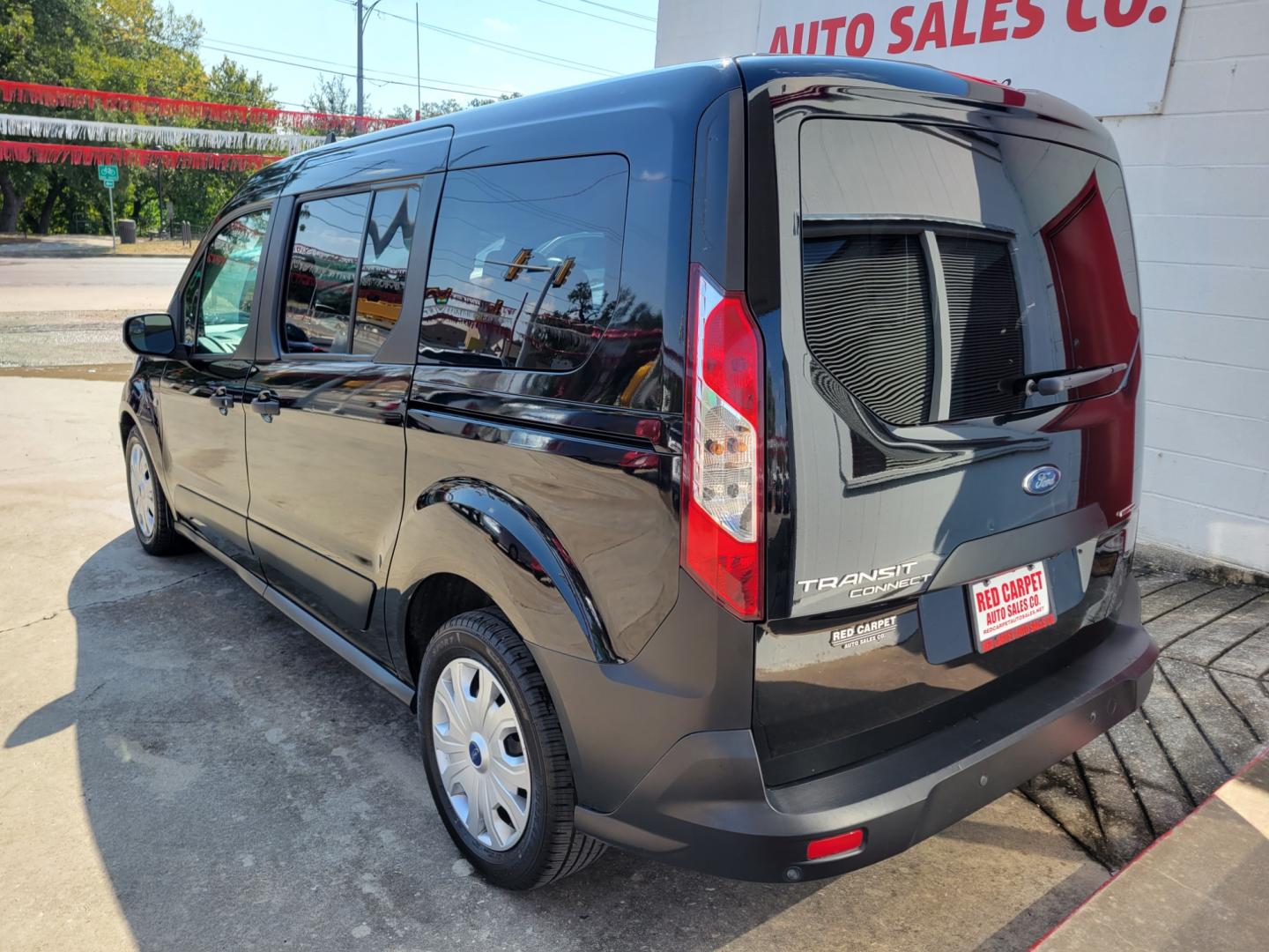 2020 Black /BLACK Ford Transit Connect Wagon XL w/Rear Liftgate LWB (NM0GE9E23L1) with an 2.5L L4 DOHC 16V engine, 6A transmission, located at 503 West Court, Seguin, TX, 78155, (830) 379-3373, 29.568621, -97.969803 - Photo#3