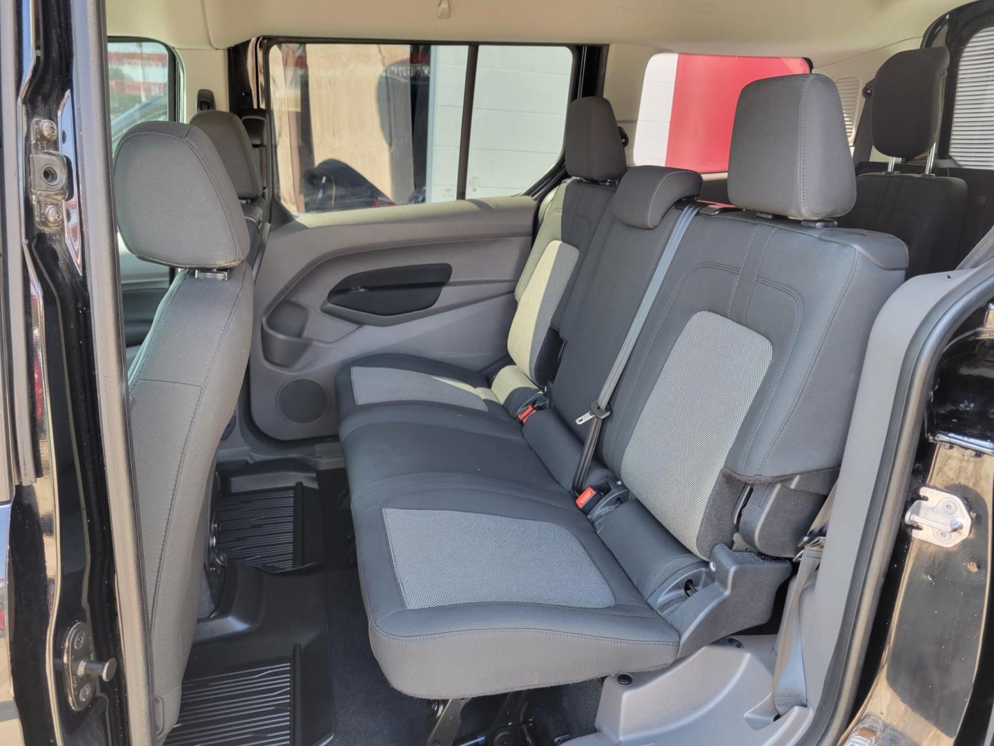 2020 Black /BLACK Ford Transit Connect Wagon XL w/Rear Liftgate LWB (NM0GE9E23L1) with an 2.5L L4 DOHC 16V engine, 6A transmission, located at 503 West Court, Seguin, TX, 78155, (830) 379-3373, 29.568621, -97.969803 - Photo#6