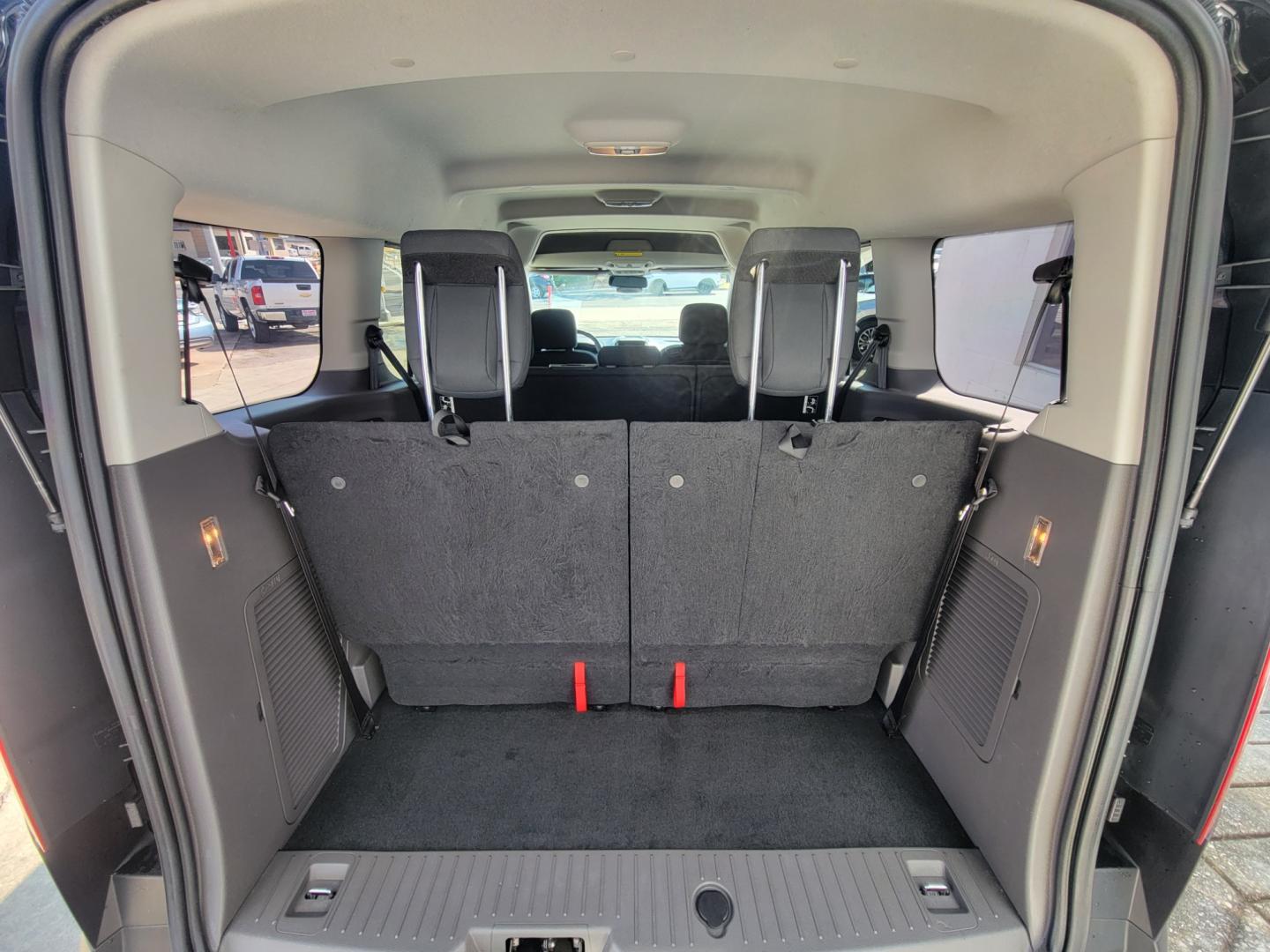 2020 Black /BLACK Ford Transit Connect Wagon XL w/Rear Liftgate LWB (NM0GE9E23L1) with an 2.5L L4 DOHC 16V engine, 6A transmission, located at 503 West Court, Seguin, TX, 78155, (830) 379-3373, 29.568621, -97.969803 - Photo#8