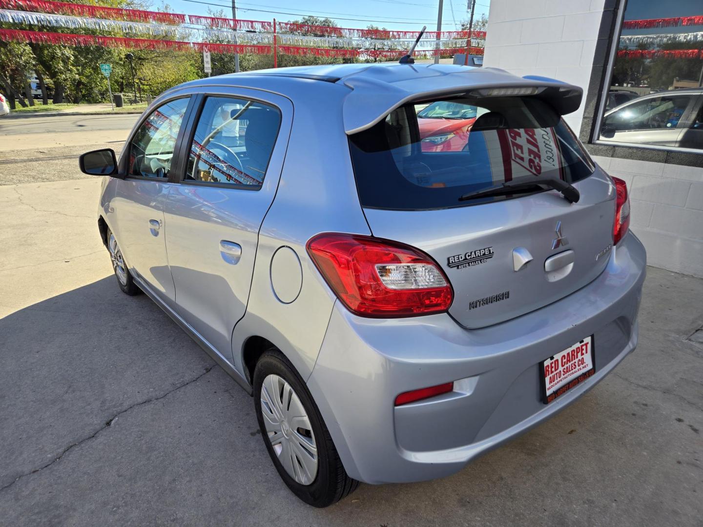 2018 SILVER /GRAY Mitsubishi Mirage (ML32A3HJ6JH) with an 1.2L I3 F DOHC 12V engine, Automatic transmission, located at 503 West Court, Seguin, TX, 78155, (830) 379-3373, 29.568621, -97.969803 - 2018 Mitsubishi Mirage ES with a, 1.2L I3 F DOHC 12V, Automatic, Tilt, Cruise, AM/FM Touchscreen Stereo, Power Windows, Locks and Side Mirrors, Bluetooth, Rear Wiper, Rear Defroster and more!! - Photo#3