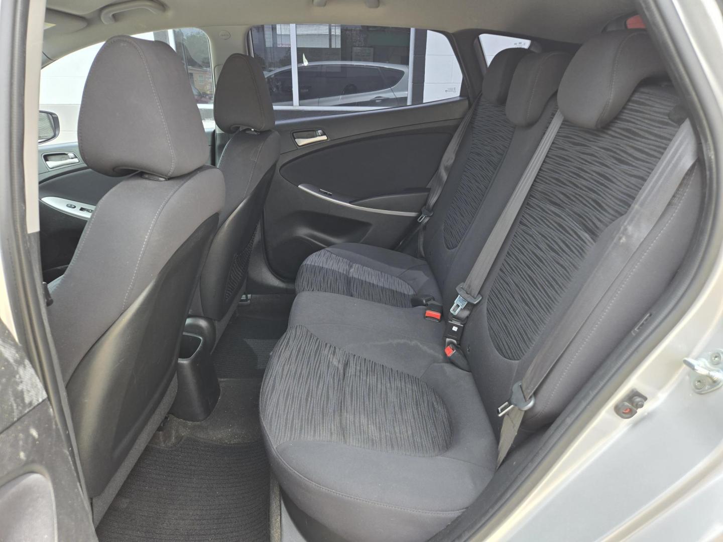 2015 SILVER Hyundai Accent GS 5-Door 6A (KMHCT5AE0FU) with an 1.6L L4 DOHC 16V engine, 6-Speed Automatic transmission, located at 503 West Court, Seguin, TX, 78155, (830) 379-3373, 29.568621, -97.969803 - 2015 Hyundai Accent GS 5-Door 6A with a 1.6L L4 DOHC 16V, Automatic, Tilt, Cruise, AM/FM/CD/AUX Stereo, Power Windows, Locks and Side Mirrors, Tinted Windows, Rear Wiper, Rear Defroster and more!! - Photo#6