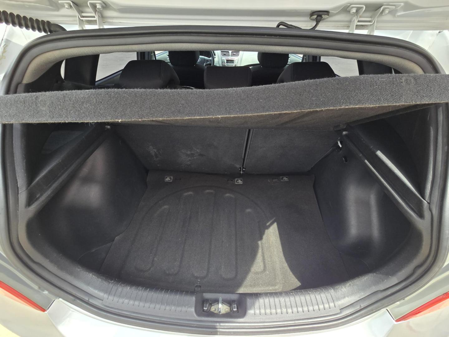 2015 SILVER Hyundai Accent GS 5-Door 6A (KMHCT5AE0FU) with an 1.6L L4 DOHC 16V engine, 6-Speed Automatic transmission, located at 503 West Court, Seguin, TX, 78155, (830) 379-3373, 29.568621, -97.969803 - 2015 Hyundai Accent GS 5-Door 6A with a 1.6L L4 DOHC 16V, Automatic, Tilt, Cruise, AM/FM/CD/AUX Stereo, Power Windows, Locks and Side Mirrors, Tinted Windows, Rear Wiper, Rear Defroster and more!! - Photo#7