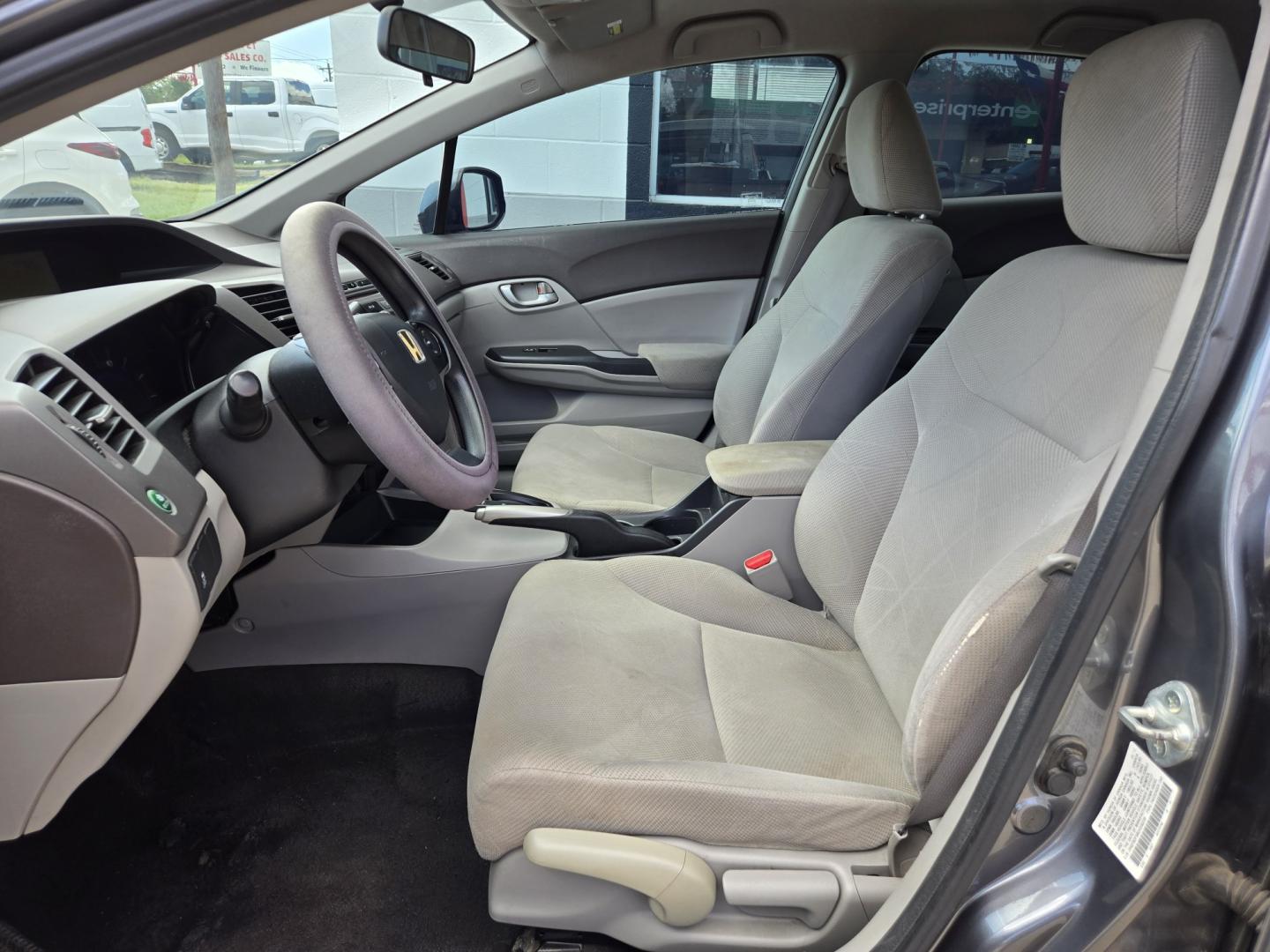 2012 GRAY Honda Civic (2HGFB2F58CH) with an 1.8L I4 F SOHC 16V engine, Automatic transmission, located at 503 West Court, Seguin, TX, 78155, (830) 379-3373, 29.568621, -97.969803 - 2012 Honda Civic LX Sedan with a 1.8L I4 F SOHC 16V, Automatic, Tilt, Cruise, AM/FM/CD/AUX Stereo, Power Windows, Locks and Side Mirrors, Tinted Windows, Rear Defroster and more!!- Photo#4