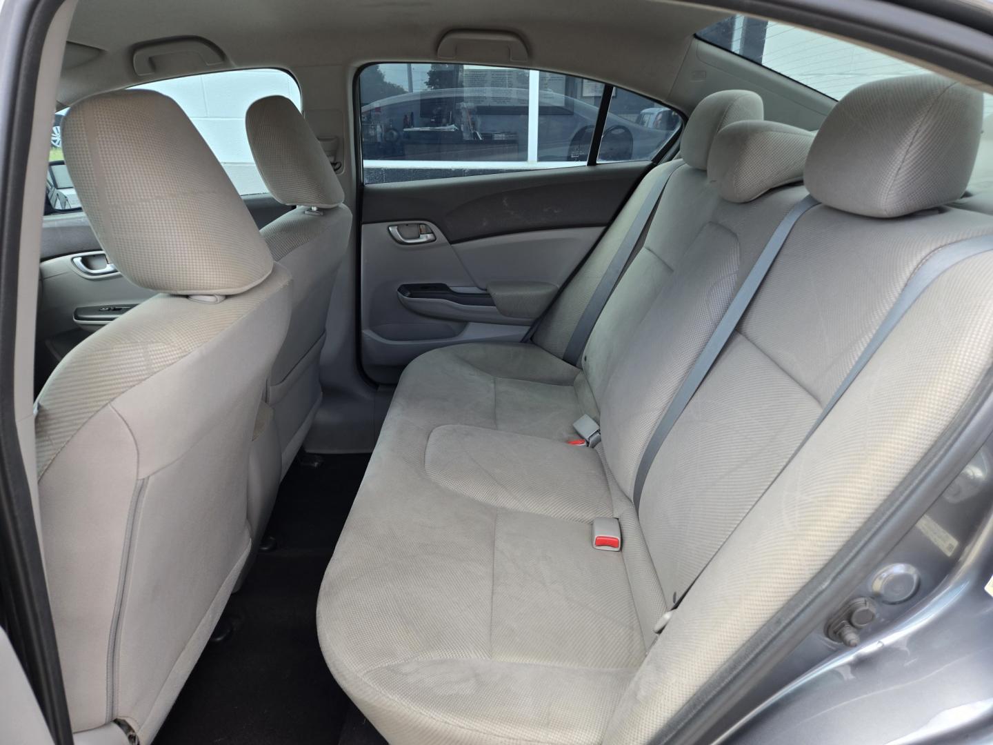 2012 GRAY Honda Civic (2HGFB2F58CH) with an 1.8L I4 F SOHC 16V engine, Automatic transmission, located at 503 West Court, Seguin, TX, 78155, (830) 379-3373, 29.568621, -97.969803 - 2012 Honda Civic LX Sedan with a 1.8L I4 F SOHC 16V, Automatic, Tilt, Cruise, AM/FM/CD/AUX Stereo, Power Windows, Locks and Side Mirrors, Tinted Windows, Rear Defroster and more!!- Photo#6