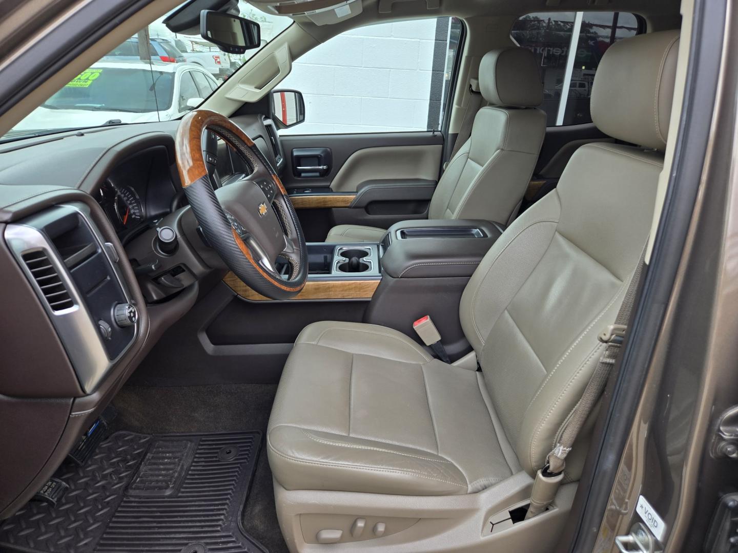 2014 PEWTER Chevrolet Silverado 1500 1LZ Double Cab 2WD (1GCRCSEC6EZ) with an 5.3L V8 OHV 16V engine, 6-Speed Automatic transmission, located at 503 West Court, Seguin, TX, 78155, (830) 379-3373, 29.568621, -97.969803 - 2014 Chevrolet Silverado 1500 1LZ Double Cab 2WD with a 5.3L V8 OHV 16V, Automatic, Tilt, Cruise, AM/FM/CD/AUX Touchscreen Stereo, Power Windows, Locks, Seat and Side Mirrors, Bluetooth, Leather Seating, Heated and Cooled Seats, Dual Climate Control, Tinted Windows, Alloy Wheels, Running Boards, Tow - Photo#4