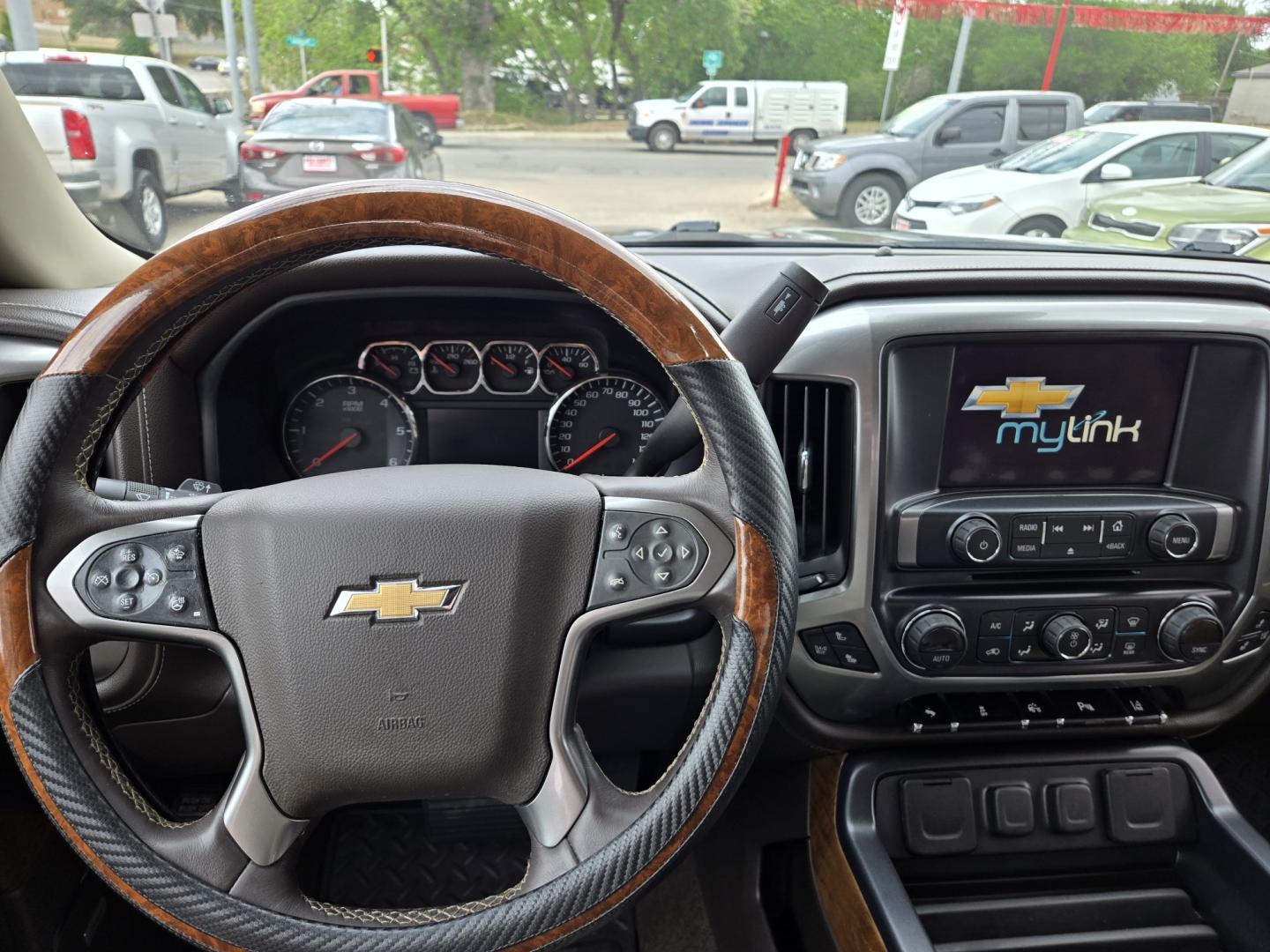 2014 PEWTER Chevrolet Silverado 1500 1LZ Double Cab 2WD (1GCRCSEC6EZ) with an 5.3L V8 OHV 16V engine, 6-Speed Automatic transmission, located at 503 West Court, Seguin, TX, 78155, (830) 379-3373, 29.568621, -97.969803 - 2014 Chevrolet Silverado 1500 1LZ Double Cab 2WD with a 5.3L V8 OHV 16V, Automatic, Tilt, Cruise, AM/FM/CD/AUX Touchscreen Stereo, Power Windows, Locks, Seat and Side Mirrors, Bluetooth, Leather Seating, Heated and Cooled Seats, Dual Climate Control, Tinted Windows, Alloy Wheels, Running Boards, Tow - Photo#5