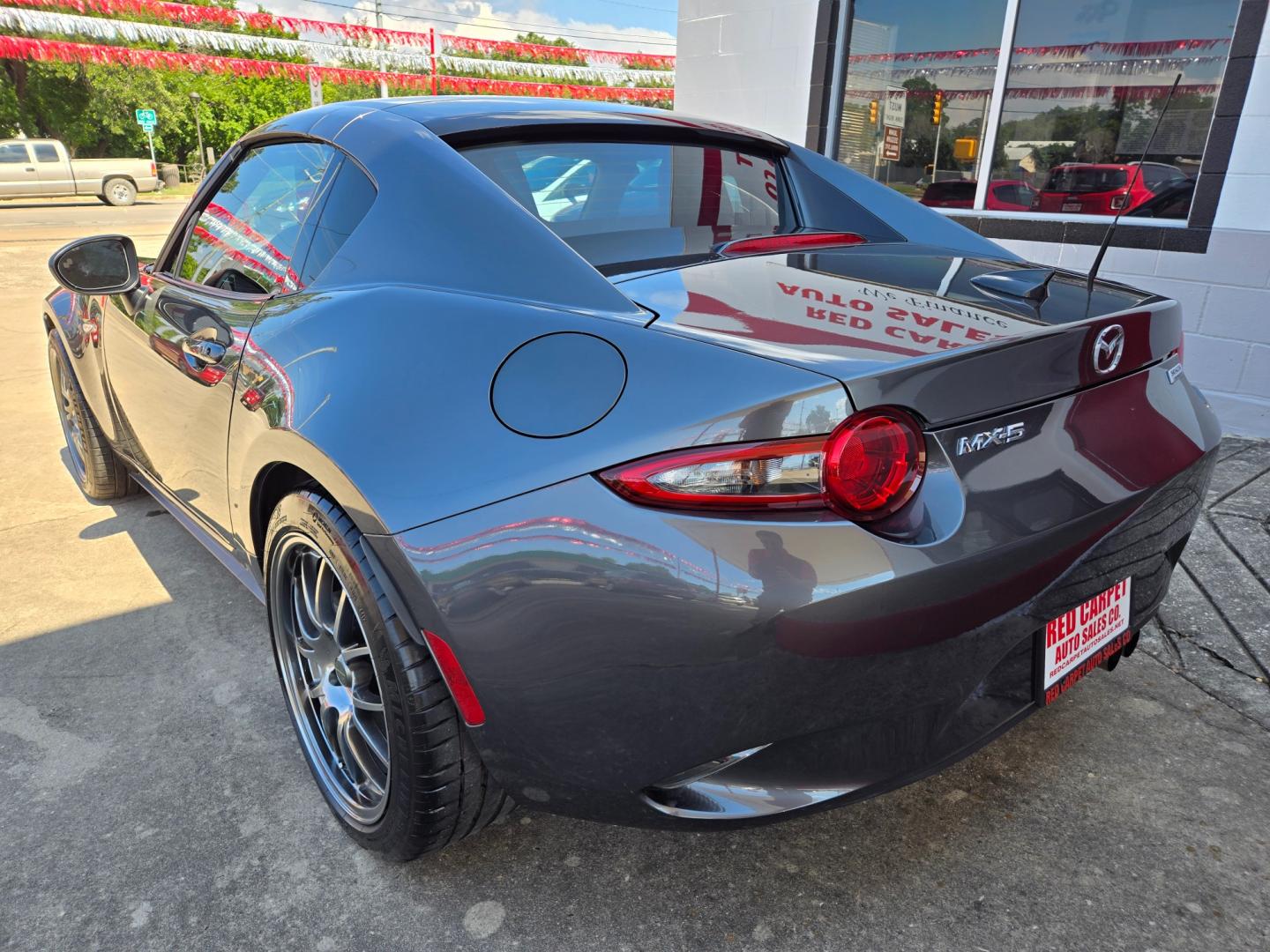 2017 Mazda MX-5 Miata RF Grand Touring 6MT (JM1NDAM75H0) with an 2.0L L4 DOHC 16V engine, 6M transmission, located at 503 West Court, Seguin, TX, 78155, (830) 379-3373, 29.568621, -97.969803 - Photo#3