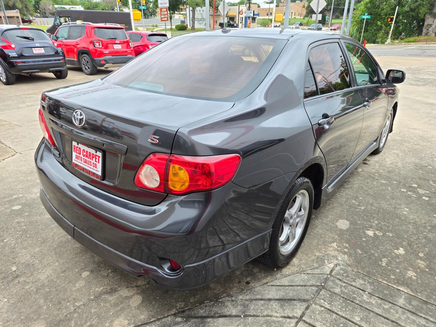 2009 GRAY Toyota Corolla Base 4-Speed AT (1NXBU40E79Z) with an 1.8L L4 DOHC 16V engine, 4-Speed Automatic Overdrive transmission, located at 503 West Court, Seguin, TX, 78155, (830) 379-3373, 29.568621, -97.969803 - 2009 Toyota Corolla S with a 1.8L L4 DOHC 16V, Automatic, Tilt, Cruise, AM/FM/CD/AUX Stereo, Power Windows, Locks and Side Mirrors, Tinted Windows, Alloy Wheels, Rear Defroster and more!! - Photo#2