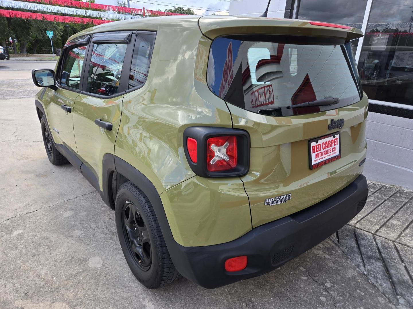 2015 Green Jeep Renegade Sport FWD (ZACCJAAH1FP) with an 1.4L L4 DOHC 16V TURBO engine, 6M transmission, located at 503 West Court, Seguin, TX, 78155, (830) 379-3373, 29.568621, -97.969803 - Photo#2