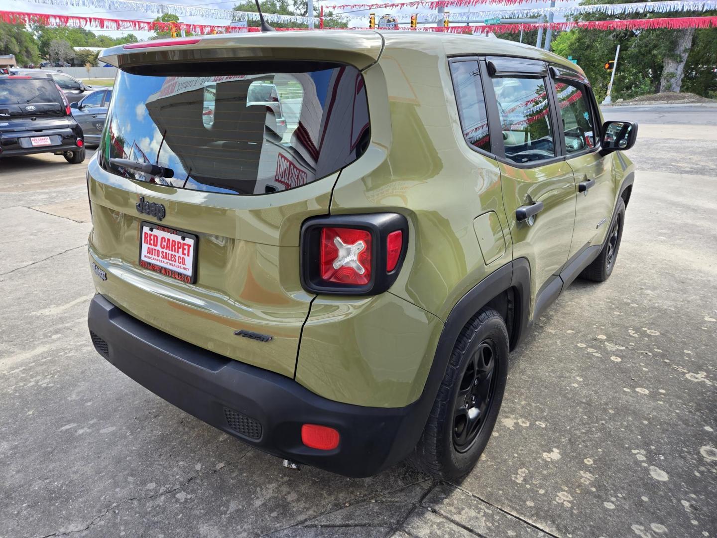 2015 Green Jeep Renegade Sport FWD (ZACCJAAH1FP) with an 1.4L L4 DOHC 16V TURBO engine, 6M transmission, located at 503 West Court, Seguin, TX, 78155, (830) 379-3373, 29.568621, -97.969803 - Photo#3