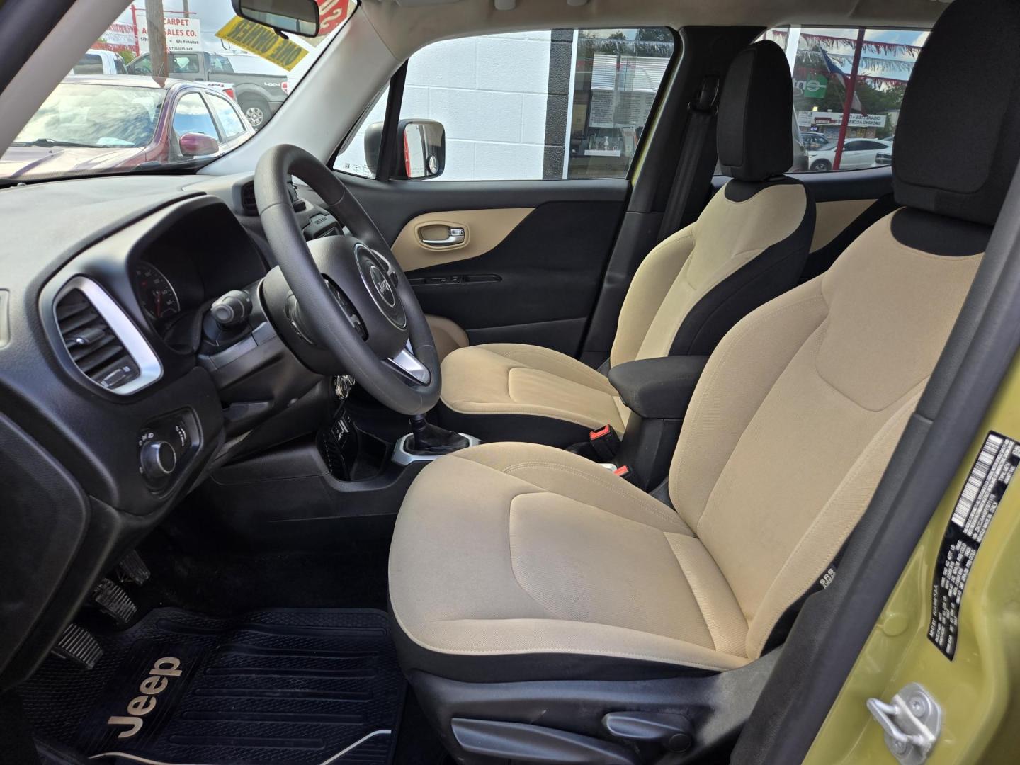 2015 Green Jeep Renegade Sport FWD (ZACCJAAH1FP) with an 1.4L L4 DOHC 16V TURBO engine, 6M transmission, located at 503 West Court, Seguin, TX, 78155, (830) 379-3373, 29.568621, -97.969803 - Photo#4