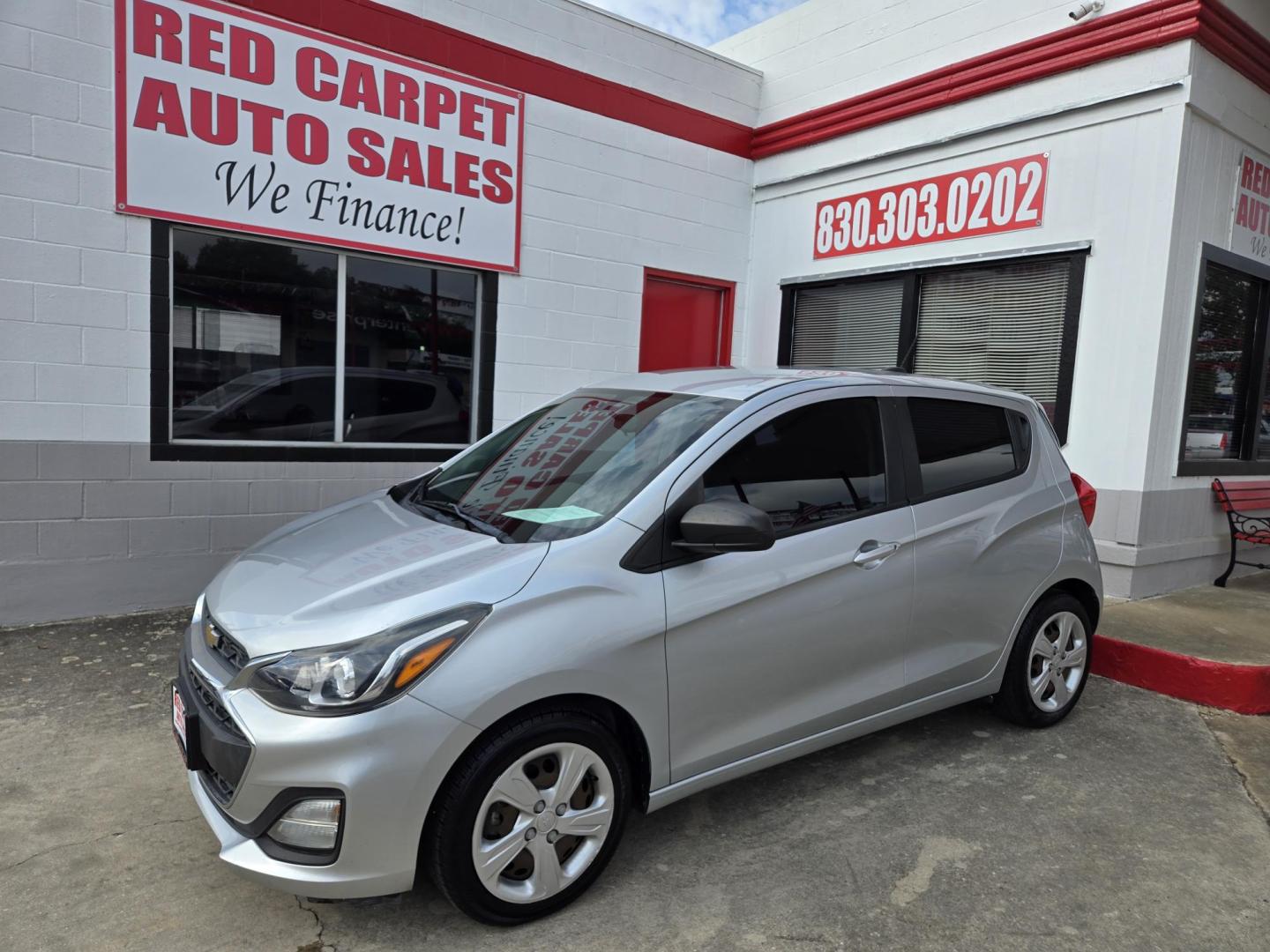 2019 Silver Chevrolet Spark LS CVT (KL8CB6SA7KC) with an 1.4L L4 16V DOHC engine, CVT transmission, located at 503 West Court, Seguin, TX, 78155, (830) 379-3373, 29.568621, -97.969803 - 2019 Chevrolet Spark LS with a 1.4L L4 16V DOHC, Automatic, Tilt, AM/FM Touchscreen Stereo, Apple Car Play, Bluetooth, Tinted Windows, Onstar Capability, Rear Wiper, Rear Defroster and more!! - Photo#0
