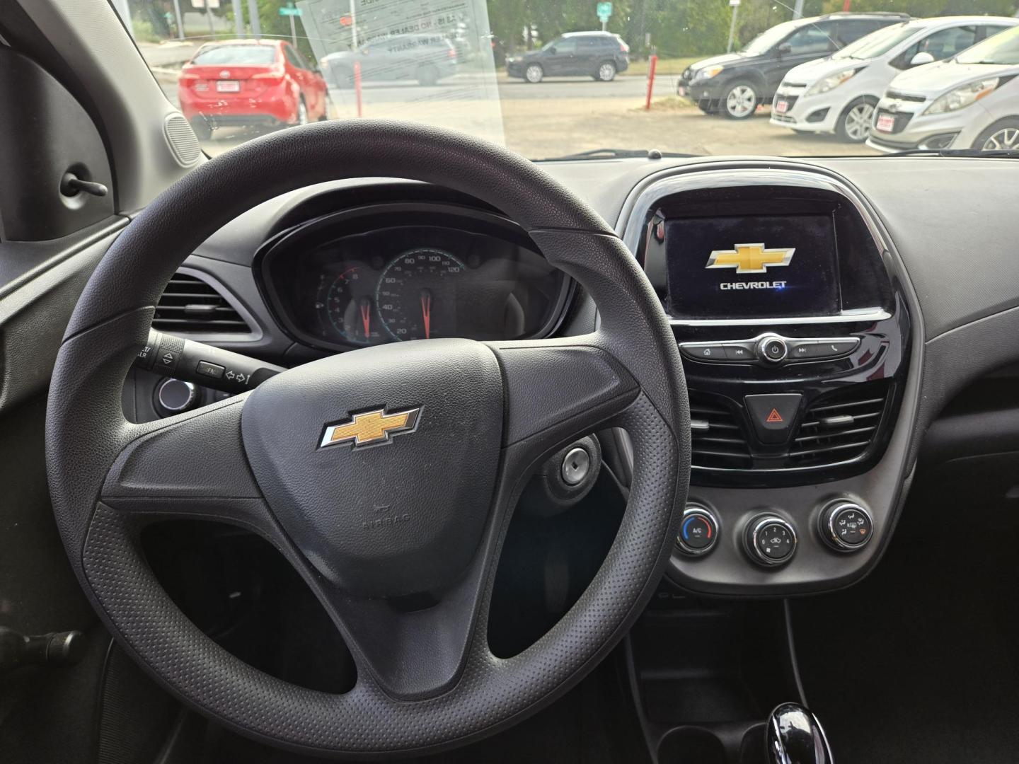 2019 Silver Chevrolet Spark LS CVT (KL8CB6SA7KC) with an 1.4L L4 16V DOHC engine, CVT transmission, located at 503 West Court, Seguin, TX, 78155, (830) 379-3373, 29.568621, -97.969803 - 2019 Chevrolet Spark LS with a 1.4L L4 16V DOHC, Automatic, Tilt, AM/FM Touchscreen Stereo, Apple Car Play, Bluetooth, Tinted Windows, Onstar Capability, Rear Wiper, Rear Defroster and more!! - Photo#6