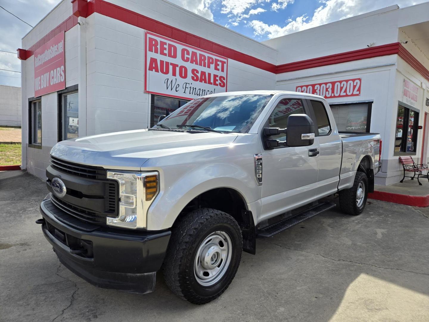 2019 Silver Ford F-250 SD Lariat SuperCab 4WD (1FT7X2B65KE) with an 6.2L V8 OHV 16V engine, 6A transmission, located at 503 West Court, Seguin, TX, 78155, (830) 379-3373, 29.568621, -97.969803 - 2019 Ford F-250 Super Duty XL 4WD with a 6.2L V8 OHV 16V, Automatic, Tilt, Cruise, AM/FM Stereo, Power Windows, Locks and Side Mirrors, Bluetooth, Front Bench Seating, Tinted Windows, Automatic Headlights, Alloy Wheels, Trailer Towing, Rear Defroster and more!! - Photo#0