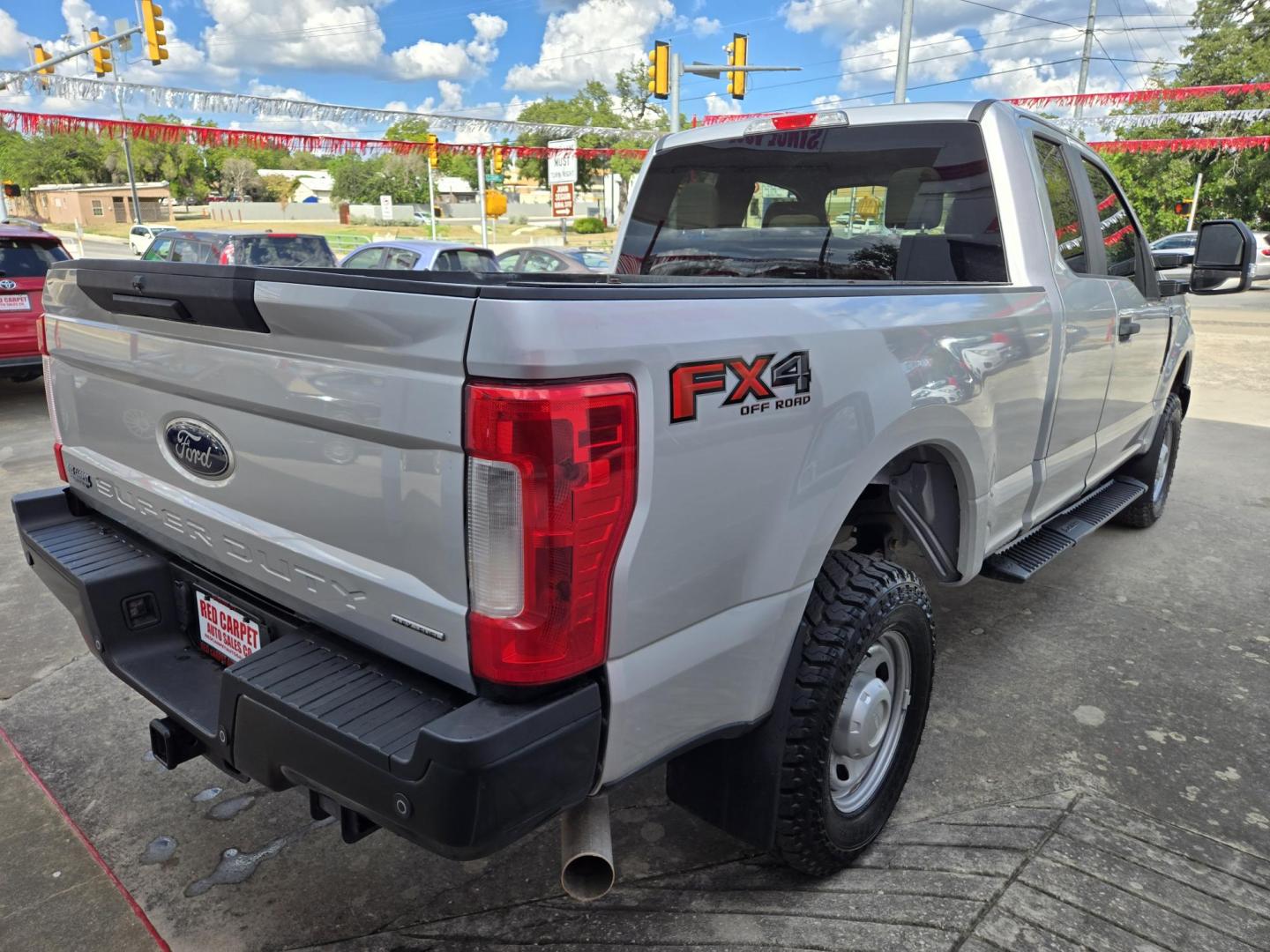 2019 Silver Ford F-250 SD Lariat SuperCab 4WD (1FT7X2B65KE) with an 6.2L V8 OHV 16V engine, 6A transmission, located at 503 West Court, Seguin, TX, 78155, (830) 379-3373, 29.568621, -97.969803 - 2019 Ford F-250 Super Duty XL 4WD with a 6.2L V8 OHV 16V, Automatic, Tilt, Cruise, AM/FM Stereo, Power Windows, Locks and Side Mirrors, Bluetooth, Front Bench Seating, Tinted Windows, Automatic Headlights, Alloy Wheels, Trailer Towing, Rear Defroster and more!! - Photo#2