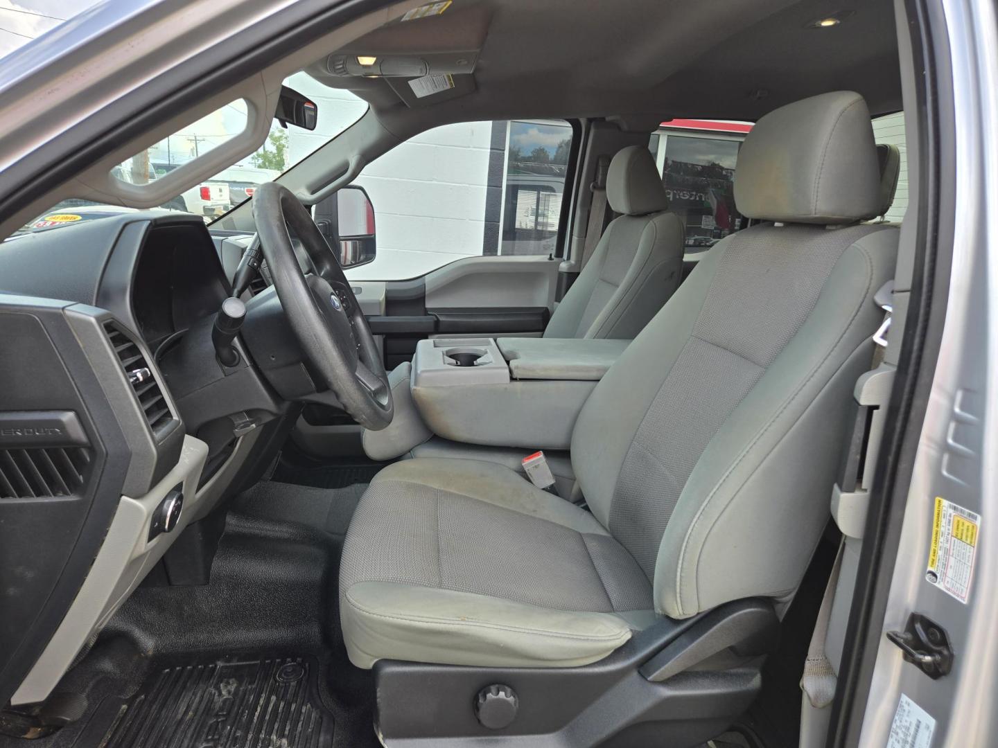 2019 Silver Ford F-250 SD Lariat SuperCab 4WD (1FT7X2B65KE) with an 6.2L V8 OHV 16V engine, 6A transmission, located at 503 West Court, Seguin, TX, 78155, (830) 379-3373, 29.568621, -97.969803 - 2019 Ford F-250 Super Duty XL 4WD with a 6.2L V8 OHV 16V, Automatic, Tilt, Cruise, AM/FM Stereo, Power Windows, Locks and Side Mirrors, Bluetooth, Front Bench Seating, Tinted Windows, Automatic Headlights, Alloy Wheels, Trailer Towing, Rear Defroster and more!! - Photo#4