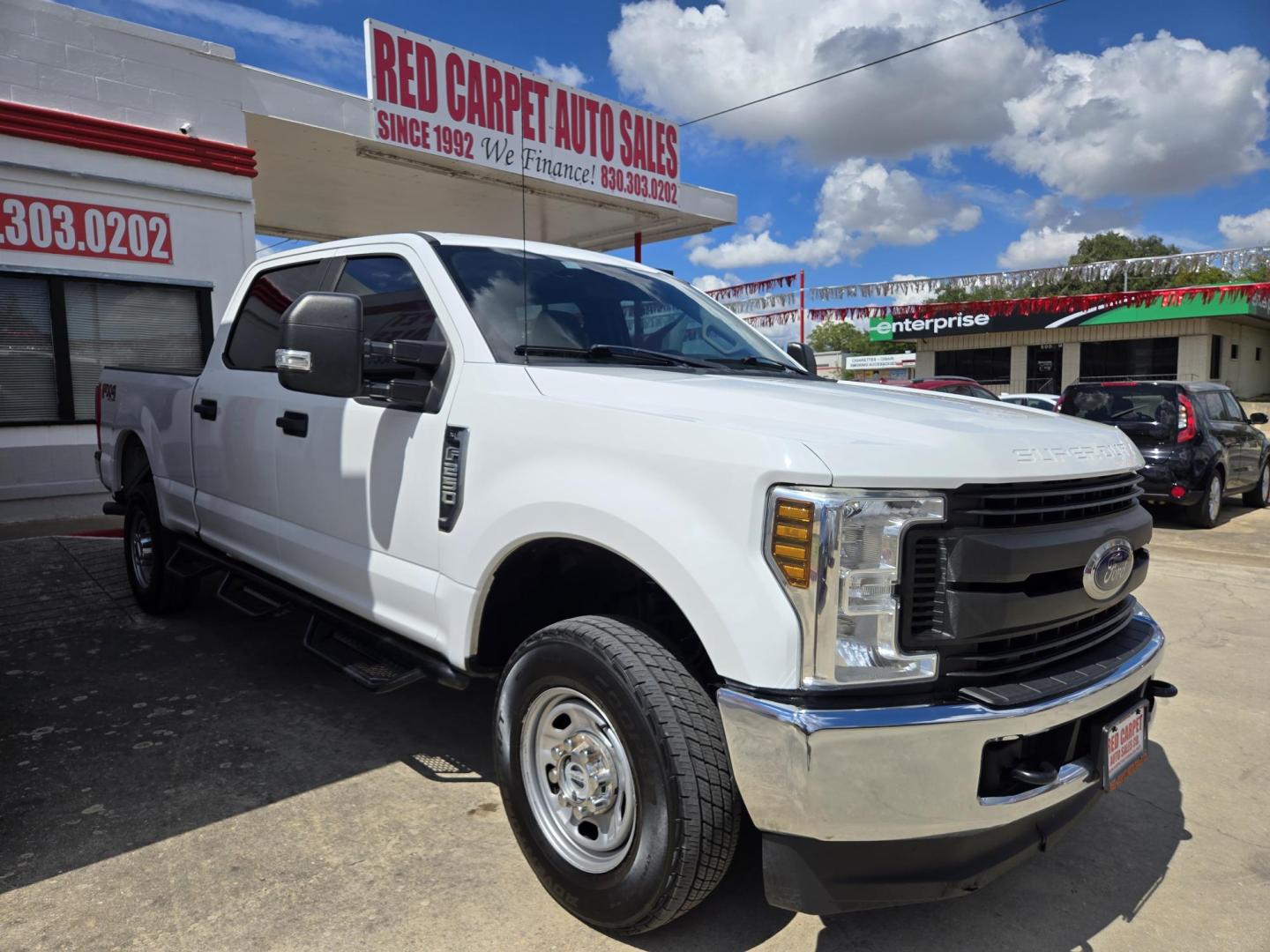 2019 WHITE Ford F-250 SD King Ranch Crew Cab 4WD (1FT7W2B68KE) with an 6.2L V8 OHV 16V engine, 6A transmission, located at 503 West Court, Seguin, TX, 78155, (830) 379-3373, 29.568621, -97.969803 - 2019 Ford F-250 SD XL 4WD with a 6.2L V8 OHV 16V, Automatic, Tilt, Cruise, AM/FM Stereo, Power Windows, Locks and Side Mirrors, Bluetooth, Front Bench Seating, Running Boards, Tinted Windows, Automatic Headlights, Backup Camera, Bumper Sensors, Alloy Wheels, Tonneau Cover and more!! - Photo#1