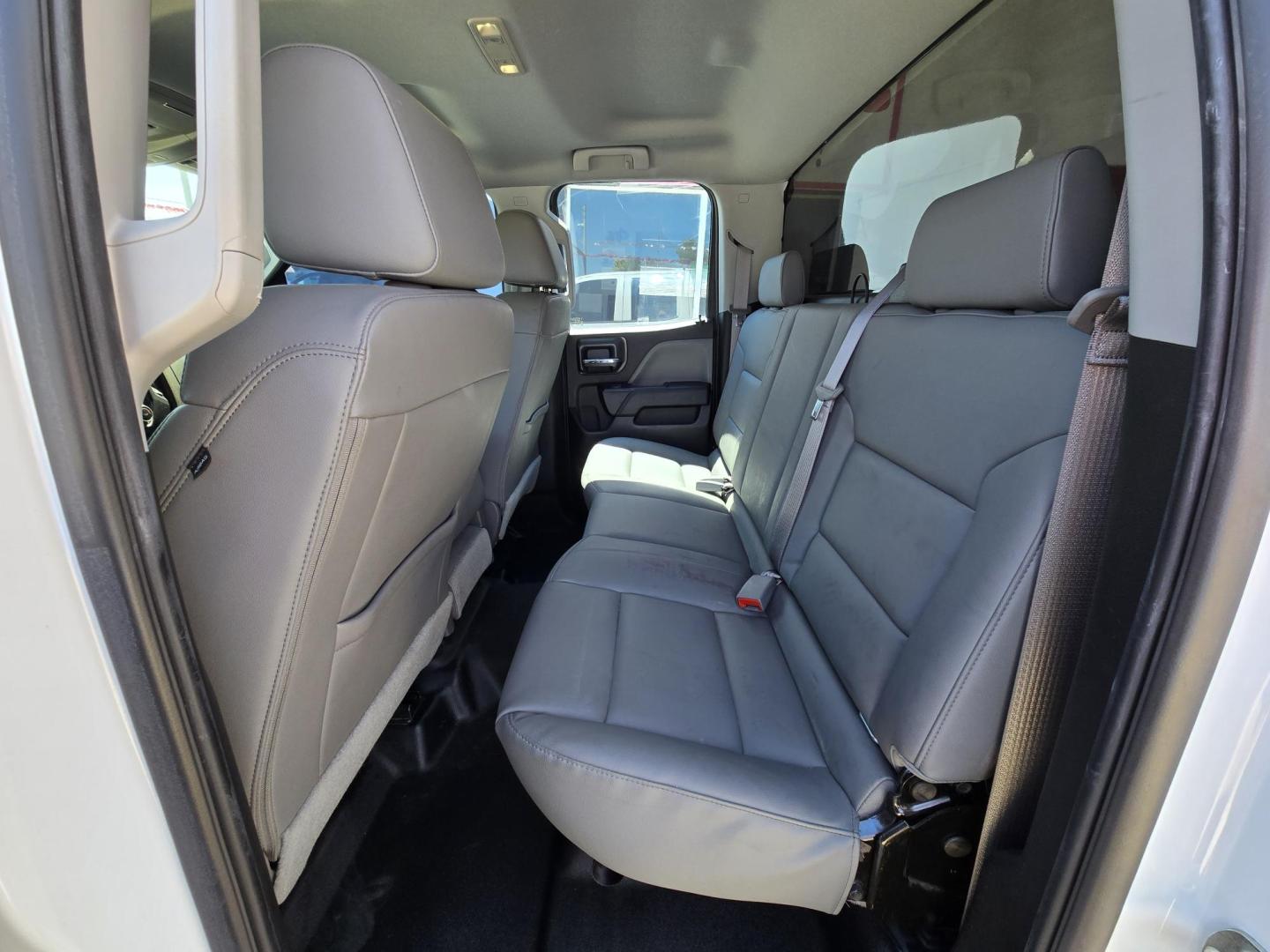 2016 Chevrolet Silverado 1500 Work Truck Double Cab 2WD (1GCRCNEHXGZ) with an 4.3L V6 OHV 12V engine, 6A transmission, located at 503 West Court, Seguin, TX, 78155, (830) 379-3373, 29.568621, -97.969803 - Photo#4