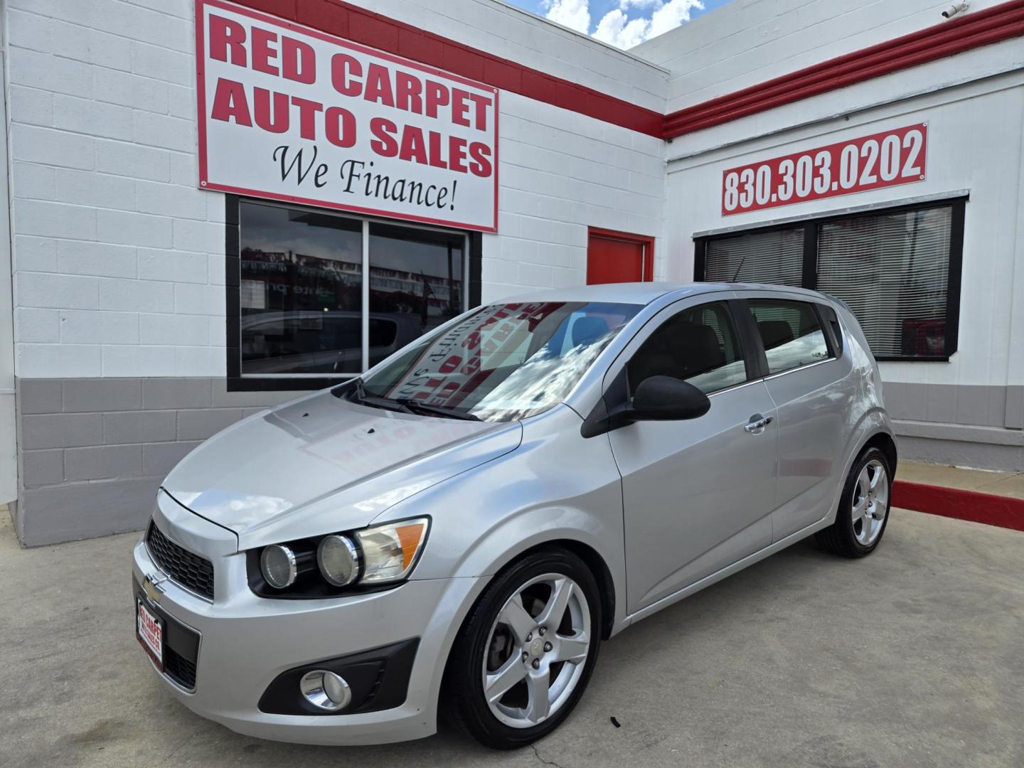 2016 SILVER Chevrolet Sonic LTZ Auto 5-Door (1G1JE6SB9G4) with an 1.4L L4 DOHC 24V TURBO engine, 6A transmission, located at 503 West Court, Seguin, TX, 78155, (830) 379-3373, 29.568621, -97.969803 - *Cash Special* 2016 Chevrolet Sonic LTZ Auto 5-Door with a 1.4L L4 DOHC 24V TURBO, Automatic, Tilt, Cruise, AM/FM Touchscreen Stereo, Power Windows, Locks and Side Mirrors, Bluetooth, Onstar Capability, Alloy Wheels, Automatic Headlights, Rear Wiper, Rear Defroster and more!! - Photo#0