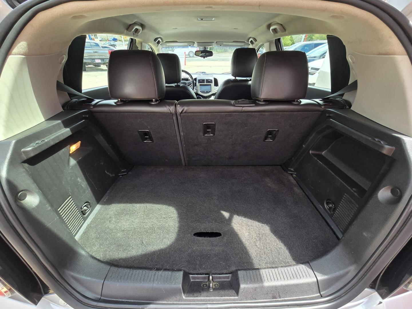 2016 SILVER Chevrolet Sonic LTZ Auto 5-Door (1G1JE6SB9G4) with an 1.4L L4 DOHC 24V TURBO engine, 6A transmission, located at 503 West Court, Seguin, TX, 78155, (830) 379-3373, 29.568621, -97.969803 - *Cash Special* 2016 Chevrolet Sonic LTZ Auto 5-Door with a 1.4L L4 DOHC 24V TURBO, Automatic, Tilt, Cruise, AM/FM Touchscreen Stereo, Power Windows, Locks and Side Mirrors, Bluetooth, Onstar Capability, Alloy Wheels, Automatic Headlights, Rear Wiper, Rear Defroster and more!! - Photo#7