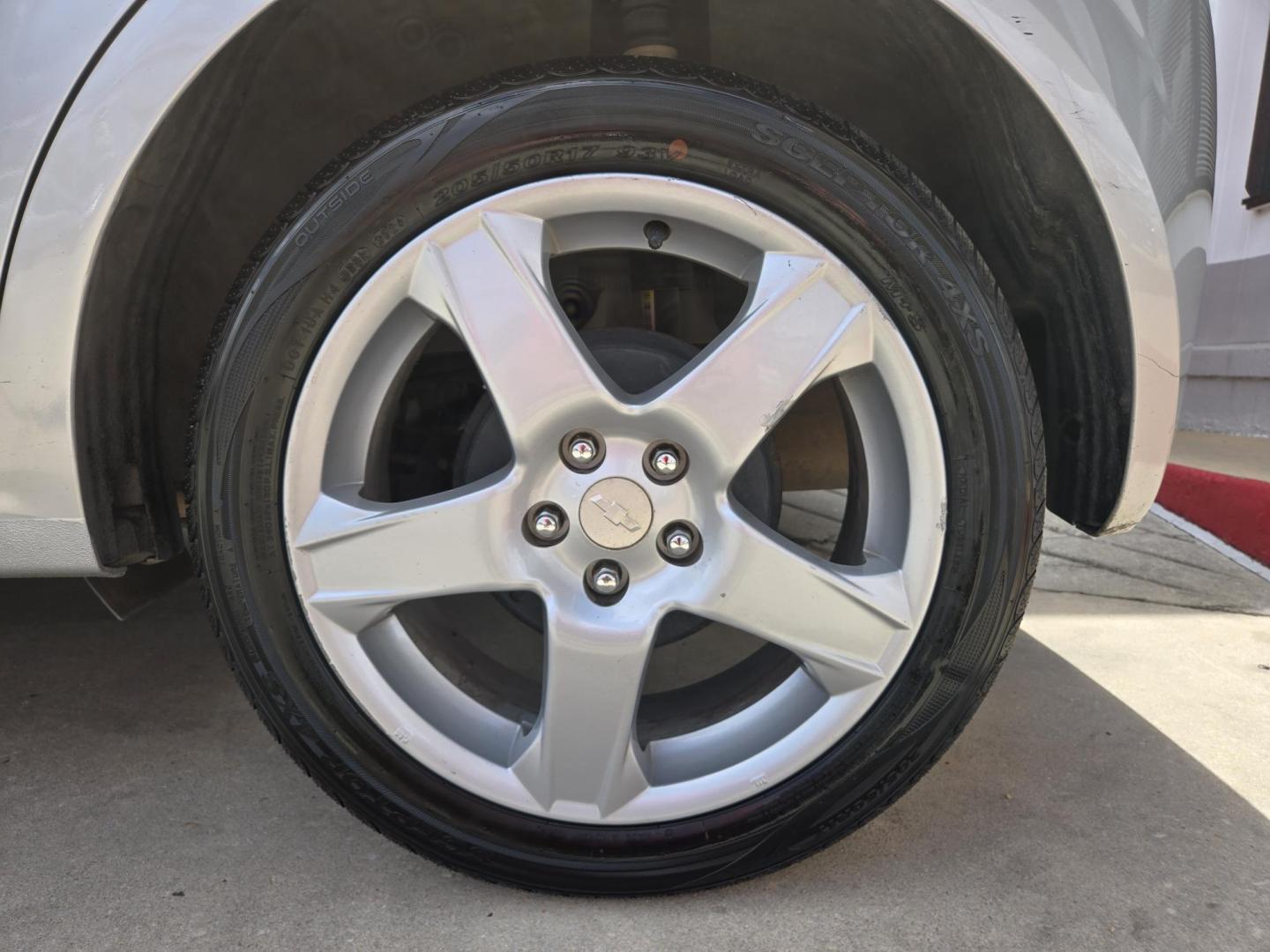 2016 SILVER Chevrolet Sonic LTZ Auto 5-Door (1G1JE6SB9G4) with an 1.4L L4 DOHC 24V TURBO engine, 6A transmission, located at 503 West Court, Seguin, TX, 78155, (830) 379-3373, 29.568621, -97.969803 - *Cash Special* 2016 Chevrolet Sonic LTZ Auto 5-Door with a 1.4L L4 DOHC 24V TURBO, Automatic, Tilt, Cruise, AM/FM Touchscreen Stereo, Power Windows, Locks and Side Mirrors, Bluetooth, Onstar Capability, Alloy Wheels, Automatic Headlights, Rear Wiper, Rear Defroster and more!! - Photo#8