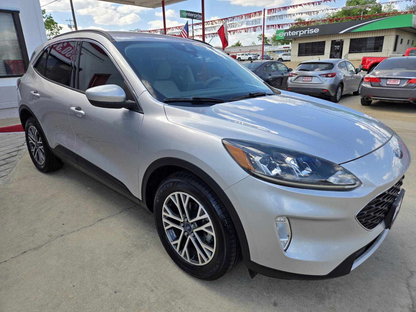 2020 SILVER Ford Escape SEL AWD (1FMCU9H6XLU) with an 1.5L L3 engine, 6A transmission, located at 503 West Court, Seguin, TX, 78155, (830) 379-3373, 29.568621, -97.969803 - Photo#1