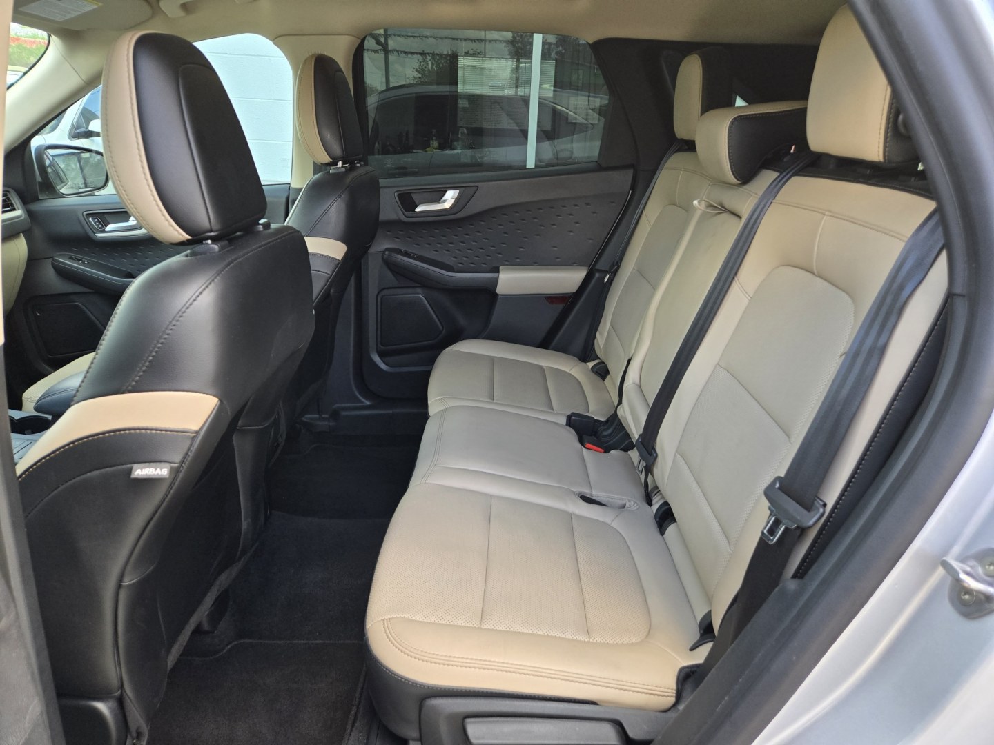 2020 SILVER Ford Escape SEL AWD (1FMCU9H6XLU) with an 1.5L L3 engine, 6A transmission, located at 503 West Court, Seguin, TX, 78155, (830) 379-3373, 29.568621, -97.969803 - Photo#6