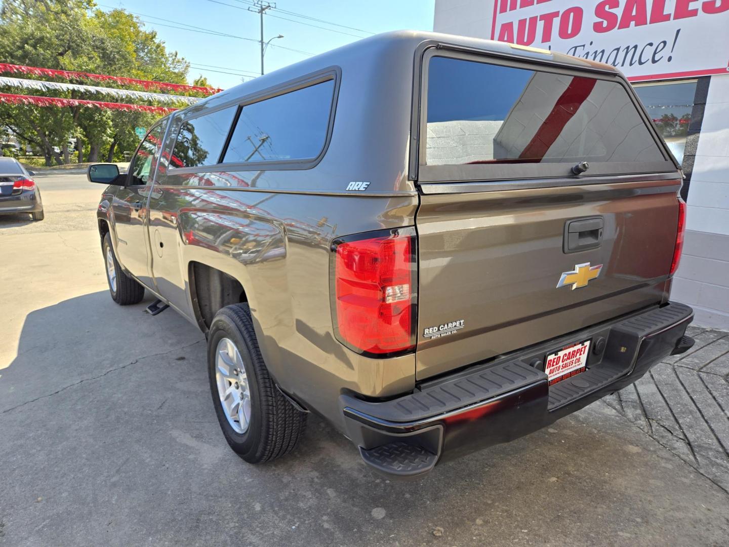 2015 PEWTER Chevrolet Silverado 1500 Work Truck Short Box 2WD (1GCNCPEH7FZ) with an 4.3L V6 OHV 12V engine, 6-Speed Automatic transmission, located at 503 West Court, Seguin, TX, 78155, (830) 379-3373, 29.568621, -97.969803 - 2015 Chevrolet Silverado 1500 Work Truck 2WD with a 4.3L V6 OHV 12V, Automatic, Tilt, Cruise, AM/FM/CD Stereo, Power Windows, Locks and Side Mirrors, Bench Seating, Camper Shell, Automatic Headlights, Alloy Wheels and more!! - Photo#2