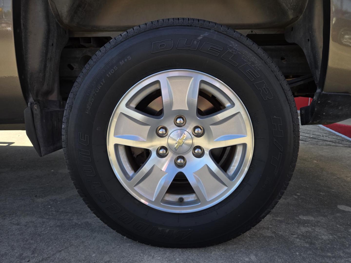 2015 PEWTER Chevrolet Silverado 1500 Work Truck Short Box 2WD (1GCNCPEH7FZ) with an 4.3L V6 OHV 12V engine, 6-Speed Automatic transmission, located at 503 West Court, Seguin, TX, 78155, (830) 379-3373, 29.568621, -97.969803 - 2015 Chevrolet Silverado 1500 Work Truck 2WD with a 4.3L V6 OHV 12V, Automatic, Tilt, Cruise, AM/FM/CD Stereo, Power Windows, Locks and Side Mirrors, Bench Seating, Camper Shell, Automatic Headlights, Alloy Wheels and more!! - Photo#7