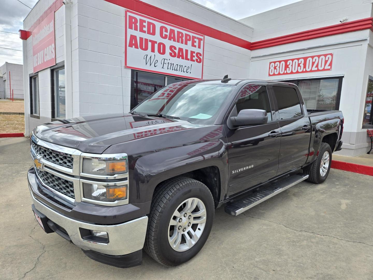 2015 Chevrolet Silverado 1500 LT Crew Cab 2WD (3GCPCRECXFG) with an 5.3L V8 OHV 16V engine, 6-Speed Automatic transmission, located at 503 West Court, Seguin, TX, 78155, (830) 379-3373, 29.568621, -97.969803 - 2015 Chevrolet Silverado 1500 LT Crew Cab 2WD with a 5.3L V8 OHV 16V, Automatic, Tilt, Cruise, AM/FM/CD Touchscreen Stereo, Power Windows, Locks, Seat and Side Mirrors, Bluetooth, Front Bench Seating, Dual Climate Control, Automatic Headlights, Onstar Capability, Alloy Wheels, Trailer Towing, Backup - Photo#0