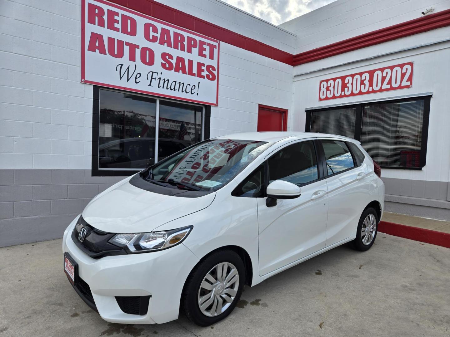2015 WHITE Honda Fit LX CVT (3HGGK5H54FM) with an 1.5L L4 SOHC 16V engine, Automatic transmission, located at 503 West Court, Seguin, TX, 78155, (830) 379-3373, 29.568621, -97.969803 - Photo#0