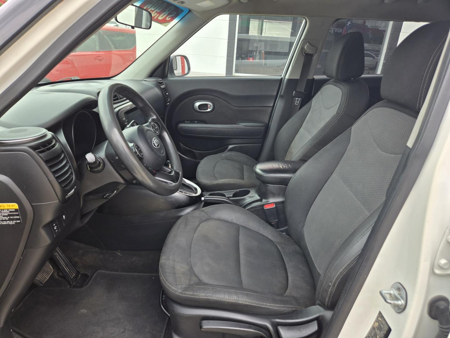 2018 WHITE Kia Soul + (KNDJP3A58J7) with an 2.0L L4 DOHC 16V engine, Automatic transmission, located at 503 West Court, Seguin, TX, 78155, (830) 379-3373, 29.568621, -97.969803 - 2018 Kia Soul + with a 2.0L L4 DOHC 16V, Automatic, Tilt, Cruise, AM/FM/AUX Touchscreen Stereo, Power Windows, Locks and Side Mirrors, Tinted Windows, Alloy Wheels, Backup Camera, Rear Defroster, Rear Wiper and more!! - Photo#4