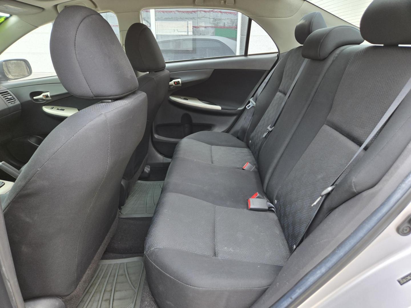 2010 SILVER Toyota Corolla Base 4-Speed AT (2T1BU4EE9AC) with an 1.8L L4 DOHC 16V engine, Manual Transmission transmission, located at 503 West Court, Seguin, TX, 78155, (830) 379-3373, 29.568621, -97.969803 - 2010 Toyota Corolla Base with a 1.8L L4 DOHC 16V, MANUAL TRANSMISSION, Tilt, Cruise, AM/FM/CD/AUX Stereo, Power Windows, Locks and Side Mirrors, Power Sunroof, Alloy Wheels, Rear Defroster and more!! - Photo#6