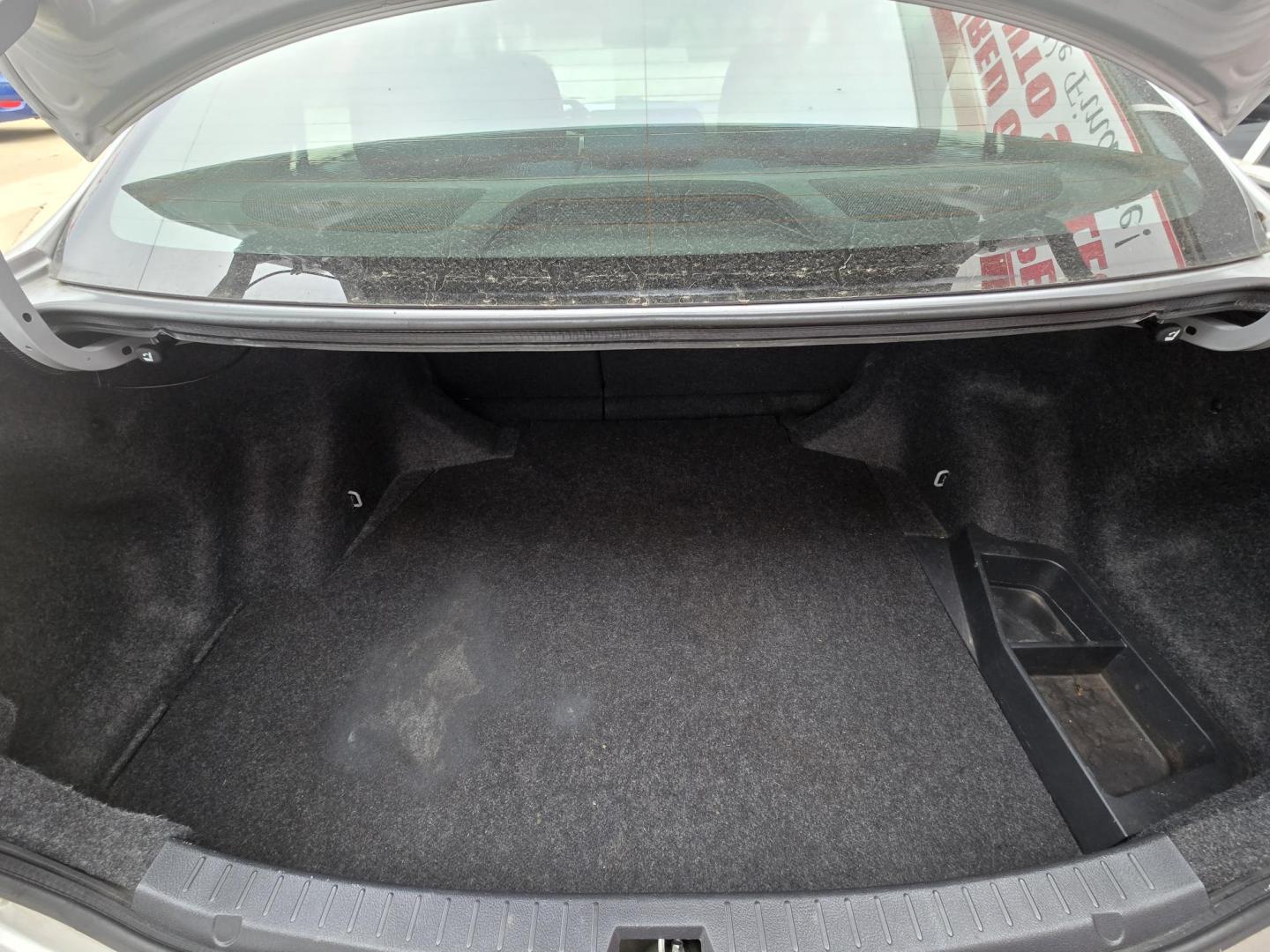 2010 SILVER Toyota Corolla Base 4-Speed AT (2T1BU4EE9AC) with an 1.8L L4 DOHC 16V engine, Manual Transmission transmission, located at 503 West Court, Seguin, TX, 78155, (830) 379-3373, 29.568621, -97.969803 - 2010 Toyota Corolla Base with a 1.8L L4 DOHC 16V, MANUAL TRANSMISSION, Tilt, Cruise, AM/FM/CD/AUX Stereo, Power Windows, Locks and Side Mirrors, Power Sunroof, Alloy Wheels, Rear Defroster and more!! - Photo#7