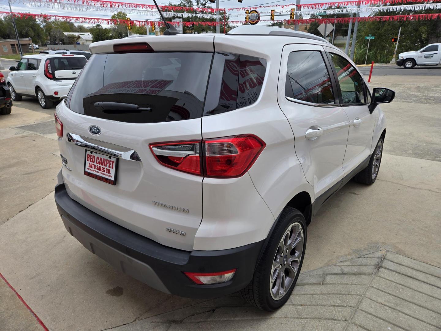 2020 WHITE Ford EcoSport Titanium AWD (MAJ6S3KL8LC) with an 2.0L L4 DOHC 16V engine, 6A transmission, located at 503 West Court, Seguin, TX, 78155, (830) 379-3373, 29.568621, -97.969803 - Photo#1