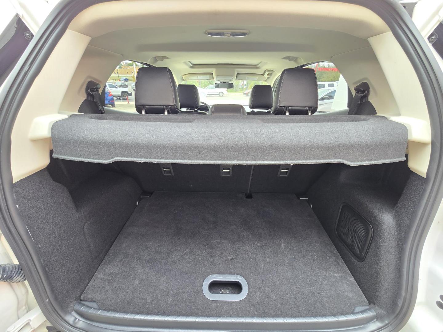 2020 WHITE Ford EcoSport Titanium AWD (MAJ6S3KL8LC) with an 2.0L L4 DOHC 16V engine, 6A transmission, located at 503 West Court, Seguin, TX, 78155, (830) 379-3373, 29.568621, -97.969803 - Photo#7