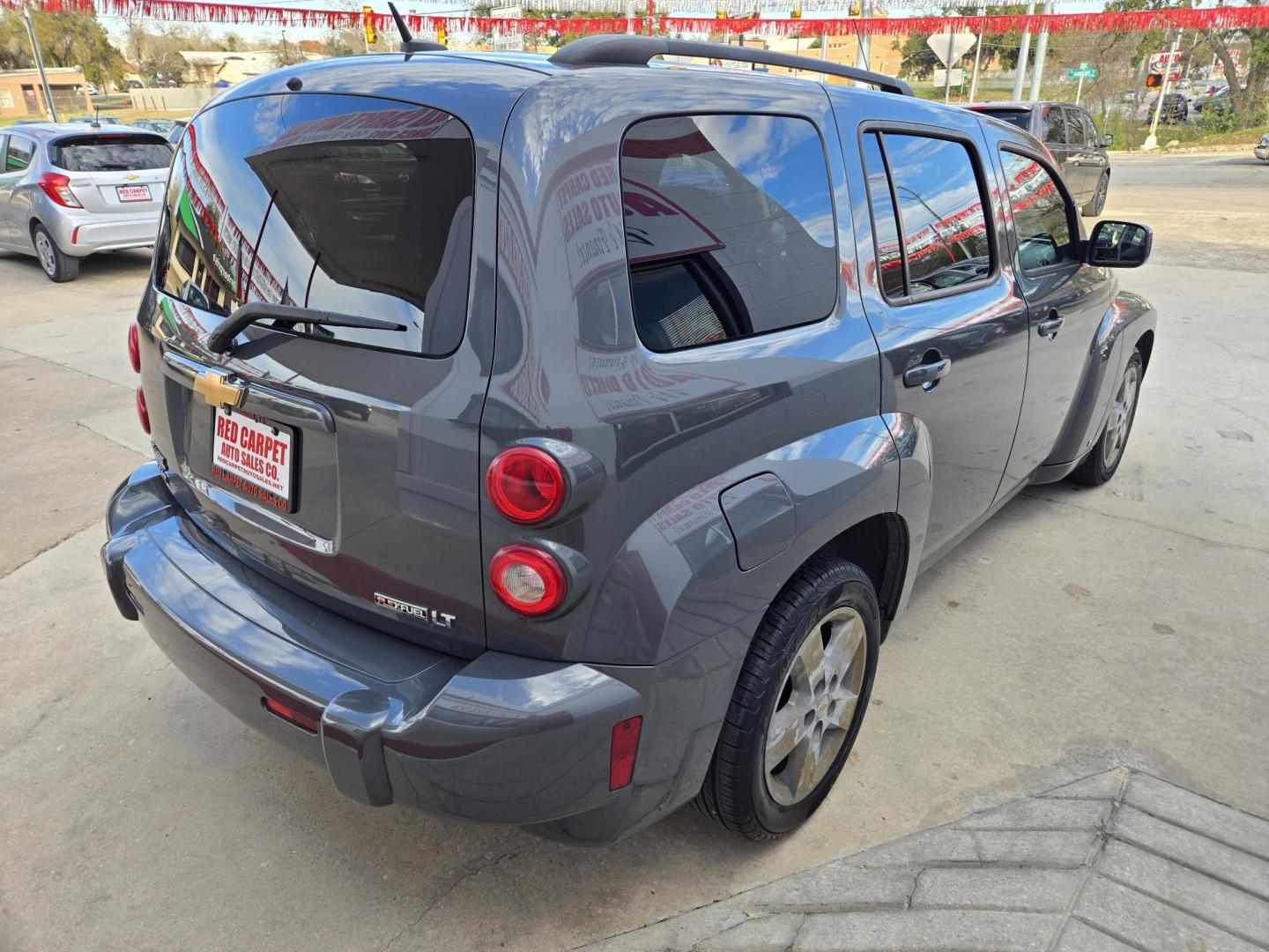 2009 GRAY Chevrolet HHR LT1 (3GNCA23B79S) with an 2.2L L4 DOHC 16V engine, 4-Speed Automatic Overdrive transmission, located at 503 West Court, Seguin, TX, 78155, (830) 379-3373, 29.568621, -97.969803 - Photo#2