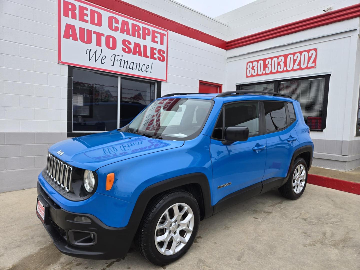 2015 Jeep Renegade Latitude FWD (ZACCJABT4FP) with an 2.4L L4 engine, Automatic transmission, located at 503 West Court, Seguin, TX, 78155, (830) 379-3373, 29.568621, -97.969803 - Photo#0
