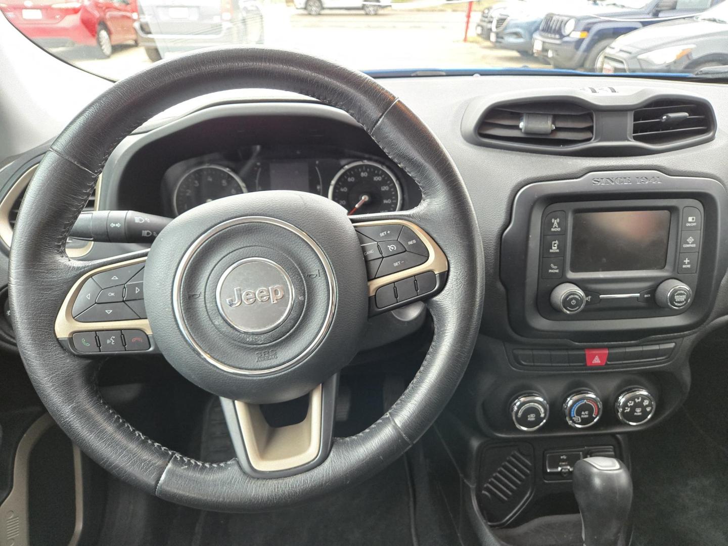 2015 Jeep Renegade Latitude FWD (ZACCJABT4FP) with an 2.4L L4 engine, Automatic transmission, located at 503 West Court, Seguin, TX, 78155, (830) 379-3373, 29.568621, -97.969803 - Photo#5
