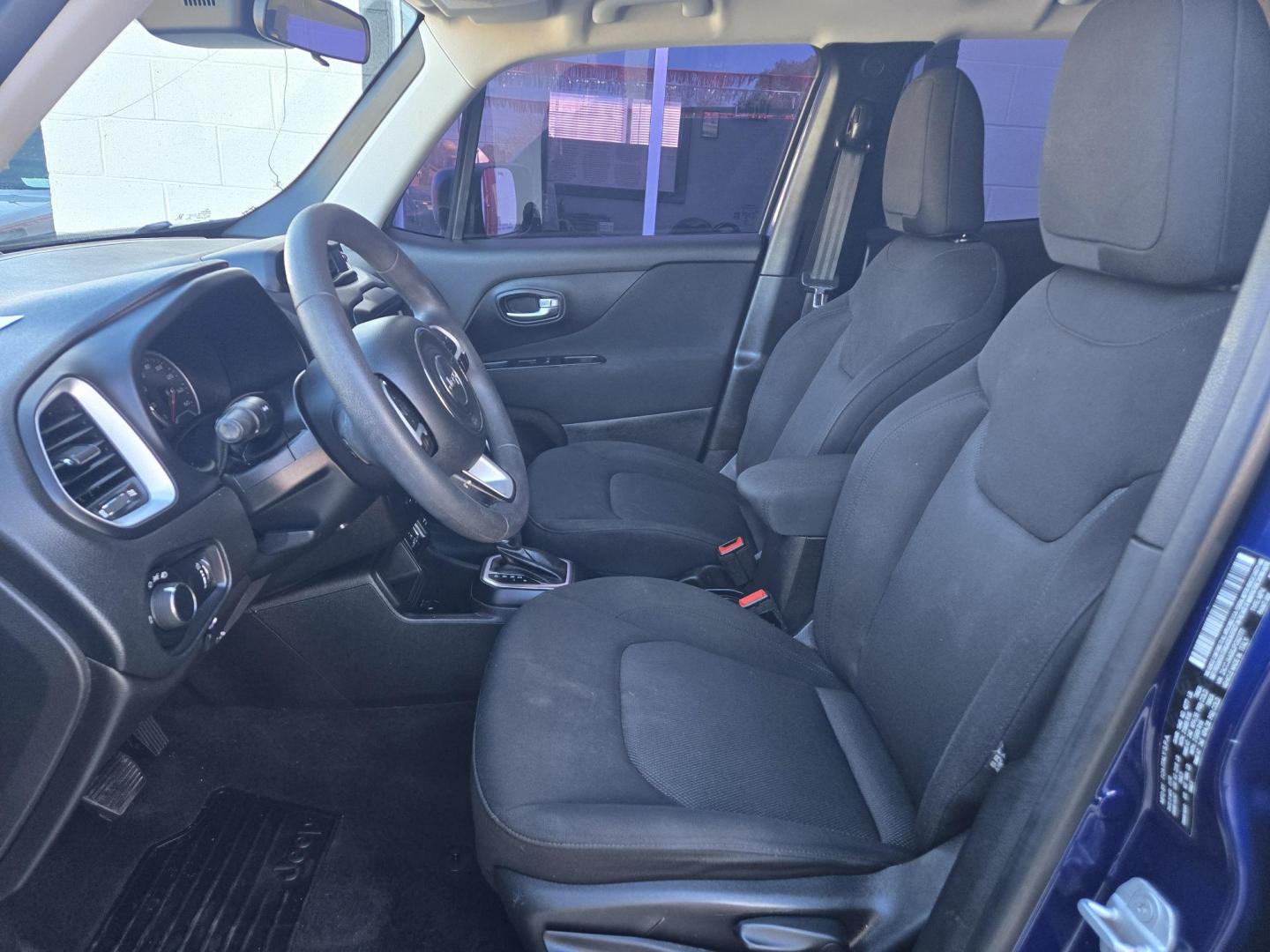 2018 Blue Jeep Renegade Sport FWD (ZACCJAAB8JP) with an 2.4L L4 DOHC 16V engine, Automatic transmission, located at 503 West Court, Seguin, TX, 78155, (830) 379-3373, 29.568621, -97.969803 - Photo#5