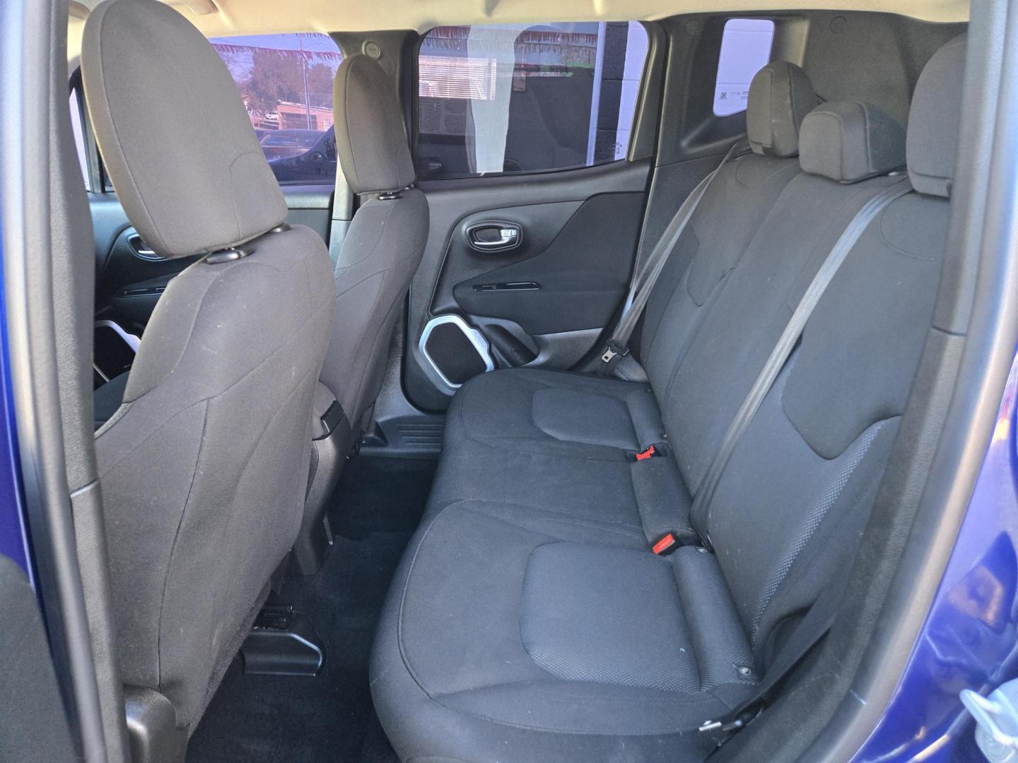 2018 Blue Jeep Renegade Sport FWD (ZACCJAAB8JP) with an 2.4L L4 DOHC 16V engine, Automatic transmission, located at 503 West Court, Seguin, TX, 78155, (830) 379-3373, 29.568621, -97.969803 - Photo#6