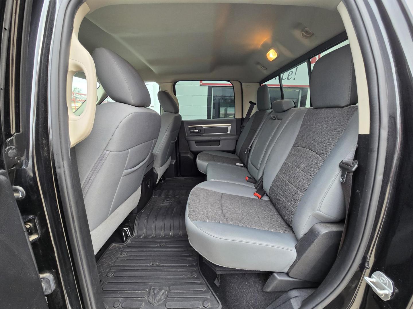 2018 Black RAM 1500 SLT Crew Cab LWB 4WD (1C6RR7TT4JS) with an 5.7L V8 OHV 16V engine, 8A transmission, located at 503 West Court, Seguin, TX, 78155, (830) 379-3373, 29.568621, -97.969803 - Photo#6