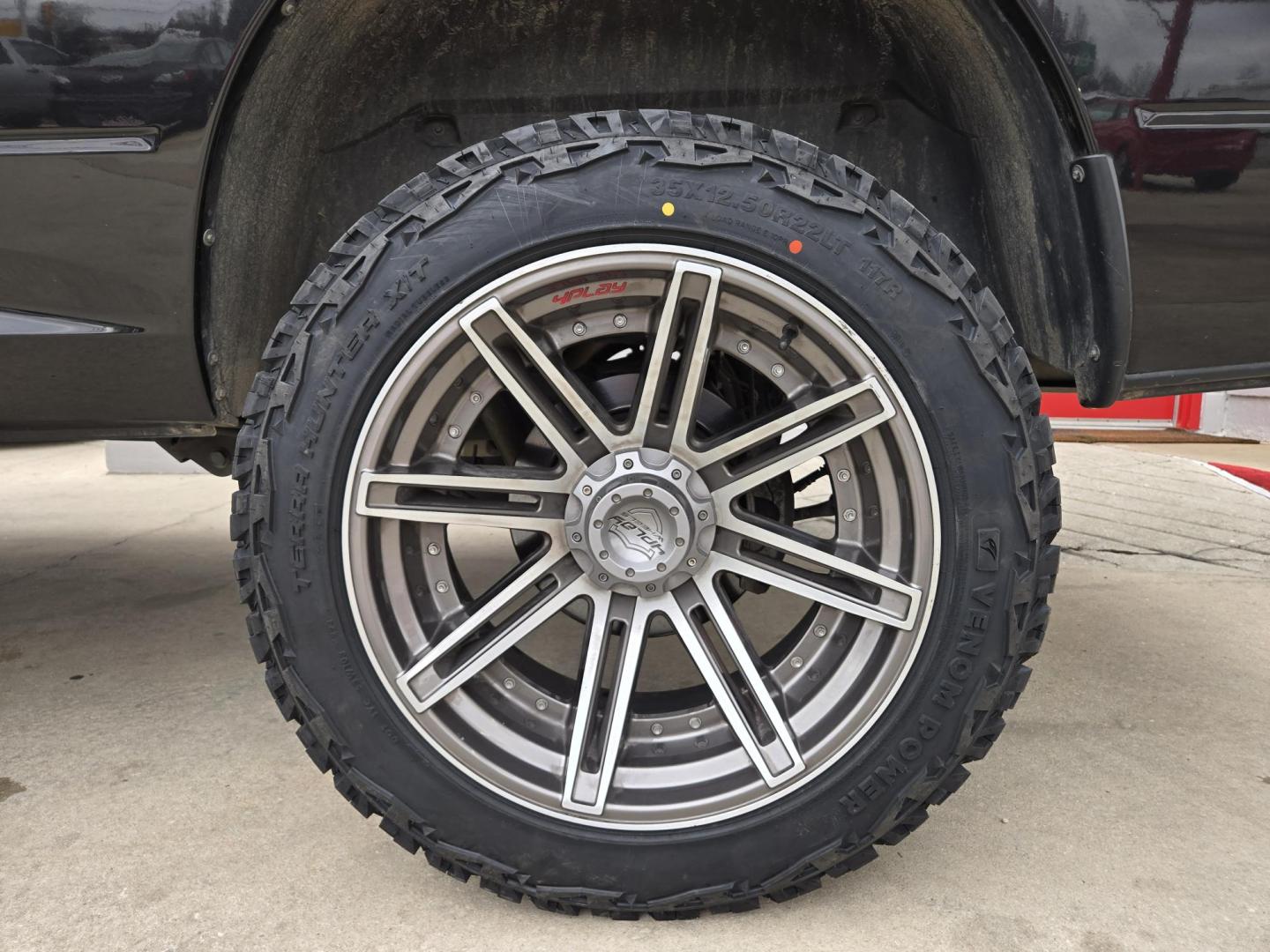 2018 Black RAM 1500 SLT Crew Cab LWB 4WD (1C6RR7TT4JS) with an 5.7L V8 OHV 16V engine, 8A transmission, located at 503 West Court, Seguin, TX, 78155, (830) 379-3373, 29.568621, -97.969803 - Photo#7