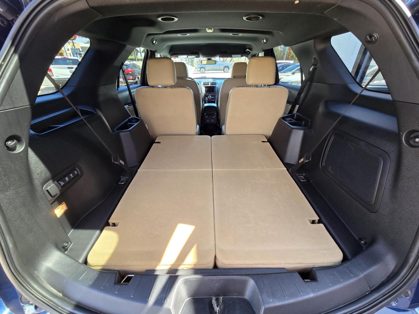 2017 Blue Ford Explorer Limited FWD (1FM5K7FHXHG) with an 2.3L L4 DOHC 16V engine, 6A transmission, located at 503 West Court, Seguin, TX, 78155, (830) 379-3373, 29.568621, -97.969803 - 2017 Ford Explorer Limited FWD with a 2.3L L4 DOHC 16V, Automatic, Tilt, Cruise, AM/FM Touchscreen Stereo, Power Windows, Locks, Seats and Side Mirrors, Bluetooth, Leather Seating, Navigation, Dual Climate Control, Rear A/C, Heated and Cooled Seats, Heated Steering Wheel, Tinted Windows, Backup Came - Photo#9