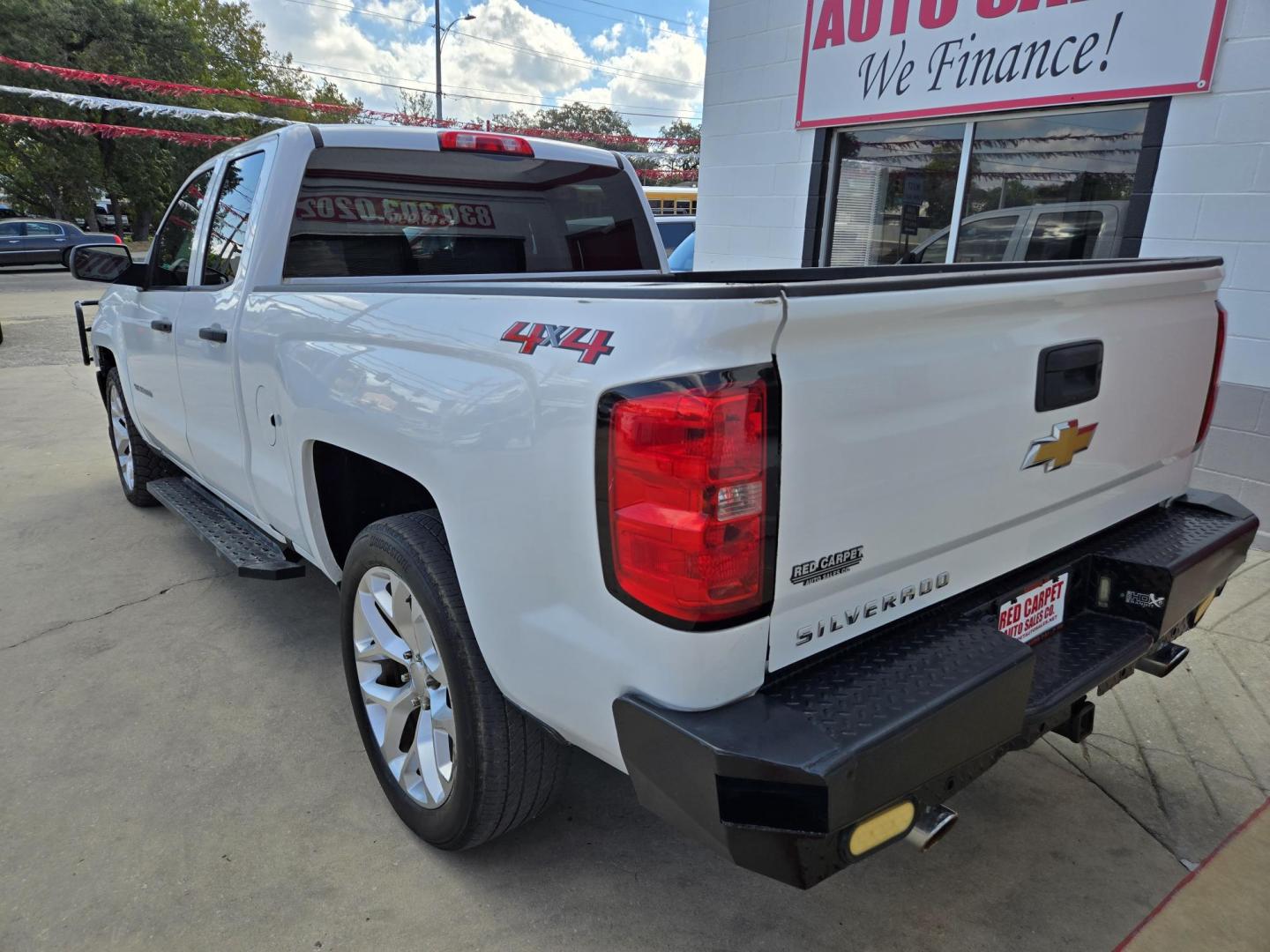 2018 WHITE Chevrolet Silverado 1500 Work Truck Double Cab 4WD (1GCVKNECXJZ) with an 5.3L V8 OHV 16V engine, 6A transmission, located at 503 West Court, Seguin, TX, 78155, (830) 379-3373, 29.568621, -97.969803 - 2018 Chevrolet Silverado 1500 Work Truck Double Cab 4WD with a 5.3L V8 OHV 16V, Automatic, Tilt, Cruise, AM/FM Touchscreen Stereo, Power Windows, Locks and Side Mirrors, Bluetooth, Front Bench Seating, Tinted Windows, Automatic Headlights, Onstar Capability, Grille Guard, Camper Shell, Running Board - Photo#3