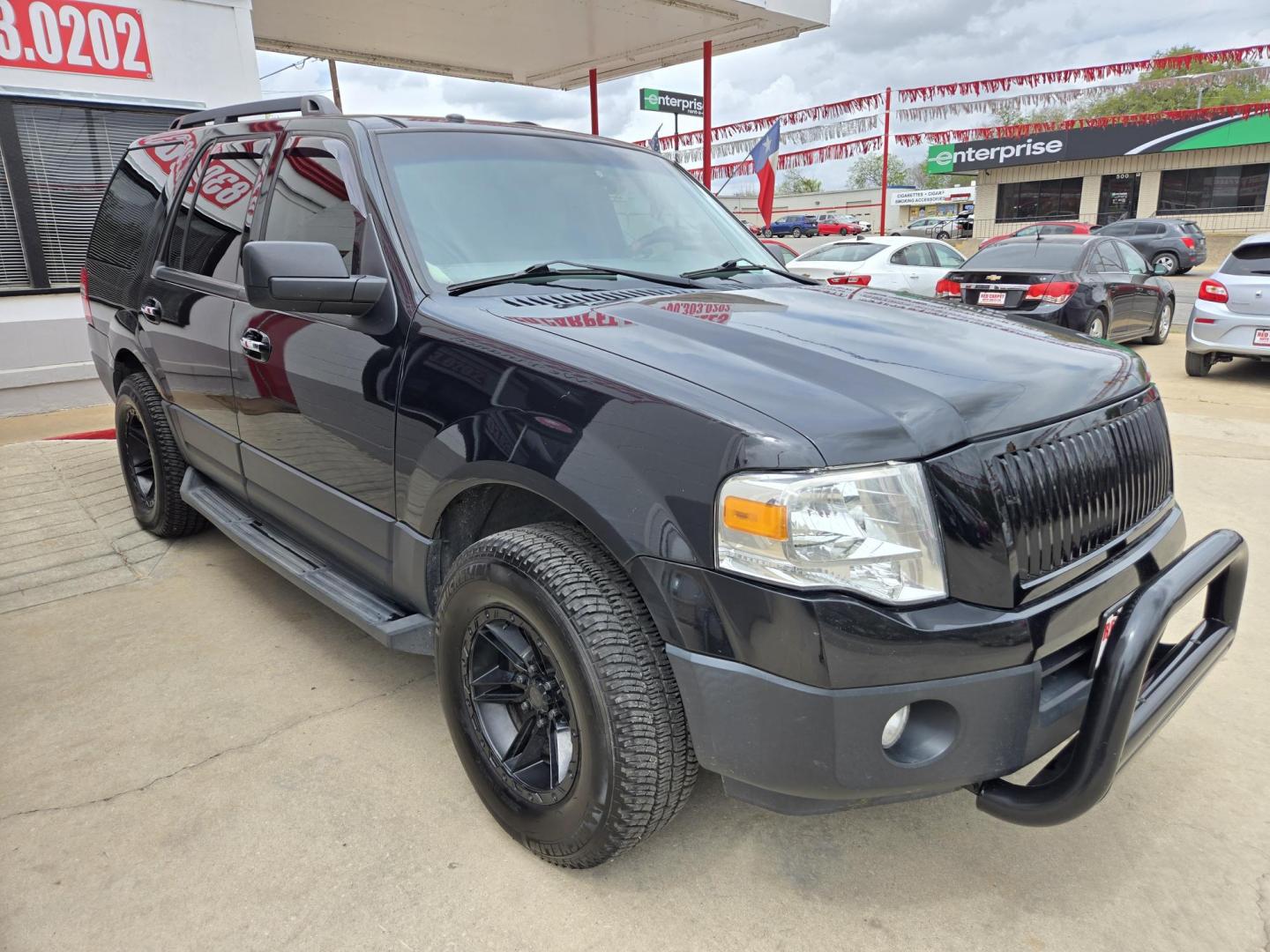 2014 Black Ford Expedition XL 4WD (1FMJU1G57EE) with an 5.4L V8 SOHC 16V FFV engine, 6-Speed Automatic transmission, located at 503 West Court, Seguin, TX, 78155, (830) 379-3373, 29.568621, -97.969803 - 2014 Ford Expedition XL 4WD with a 5.4L V8 SOHC 16V FFV, Automatic, Tilt, Cruise, AM/FM Touchscreen Stereo, Power Windows, Locks, Seat and Side Mirrors, Rear A/C, Tinted Windows, Automatic Headlights, Running Boards, Alloy Wheels, Rear Wipers, Rear Defroster and more!! - Photo#1